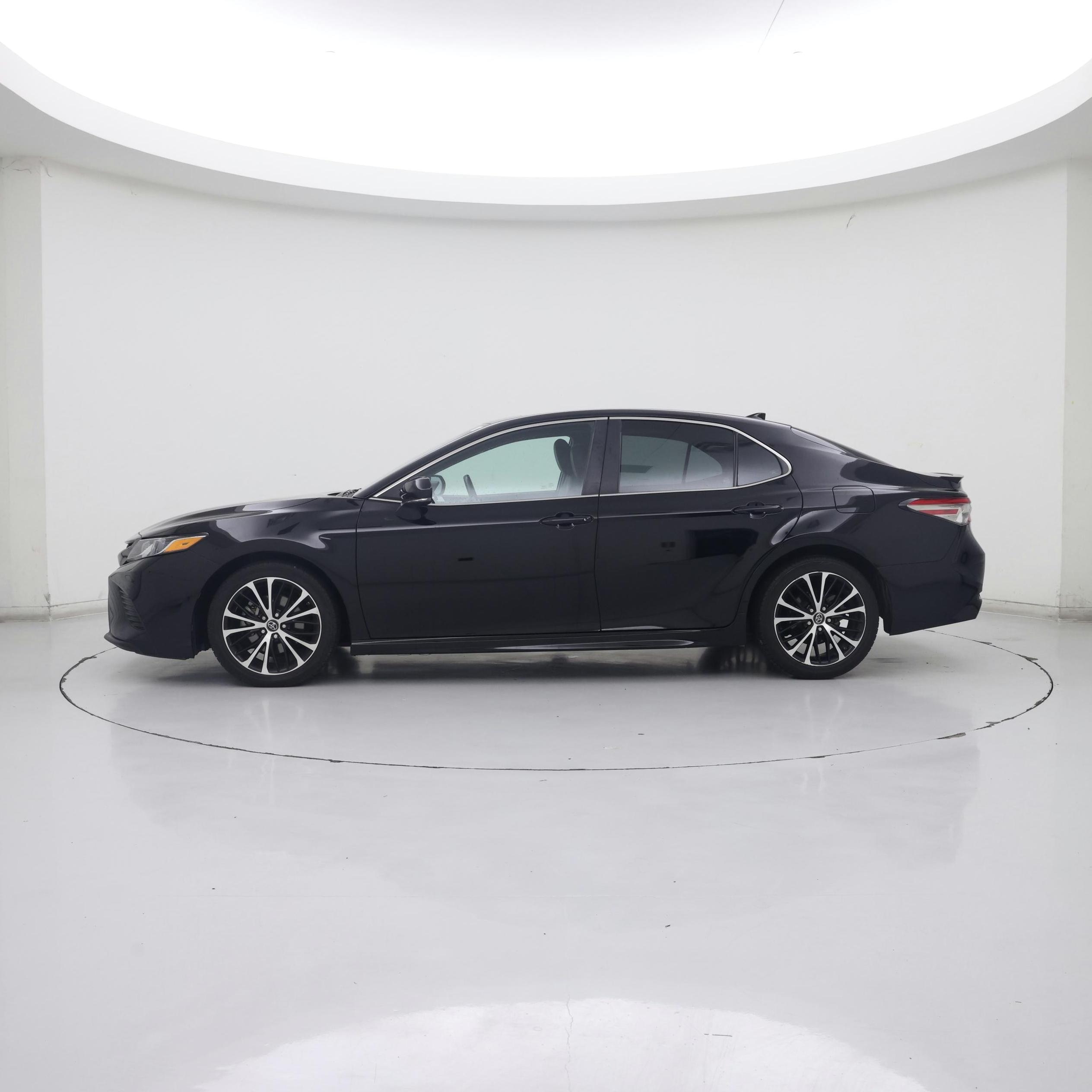 Thumbnail: 2018 Toyota Camry - 3