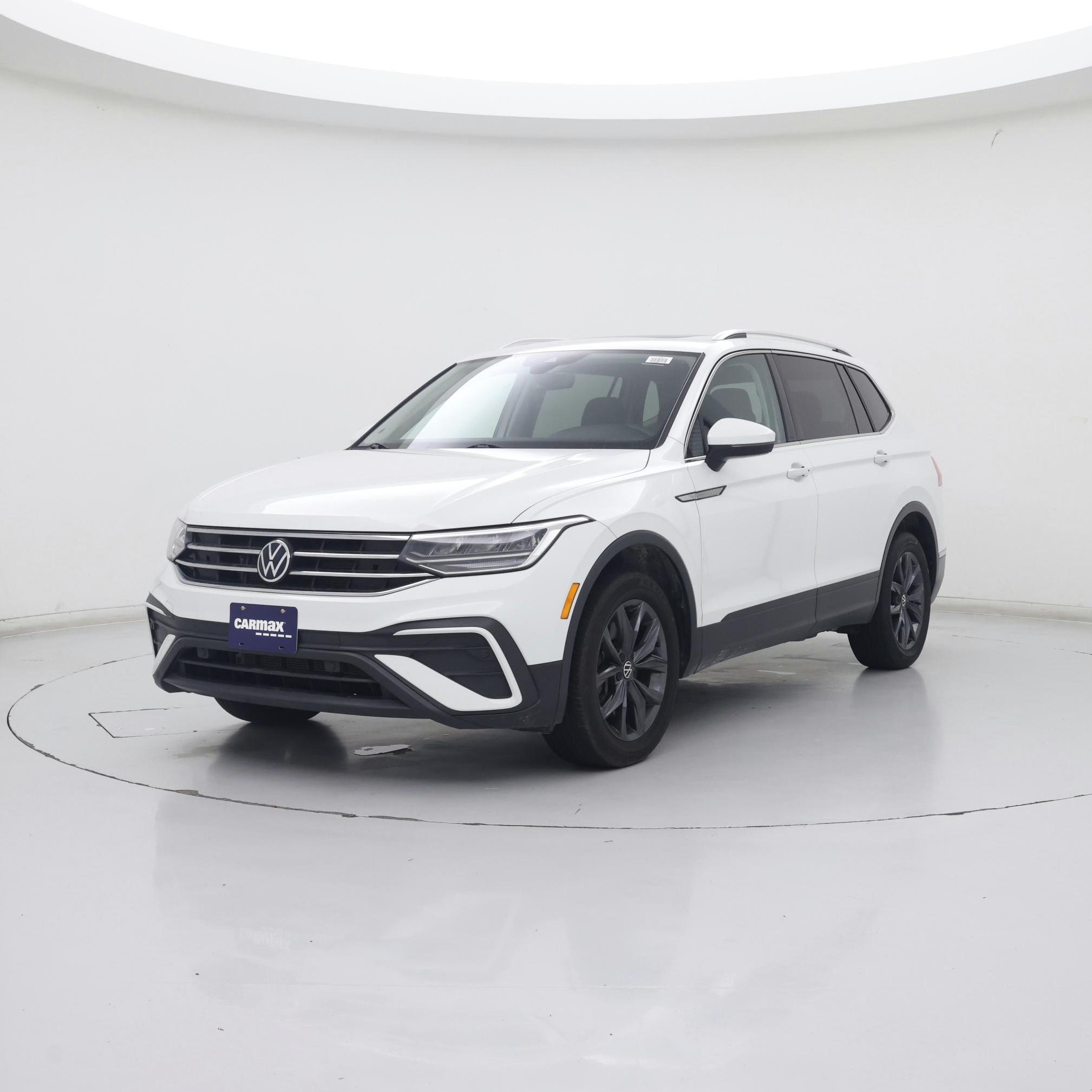 Thumbnail: 2022 Volkswagen Tiguan - 4