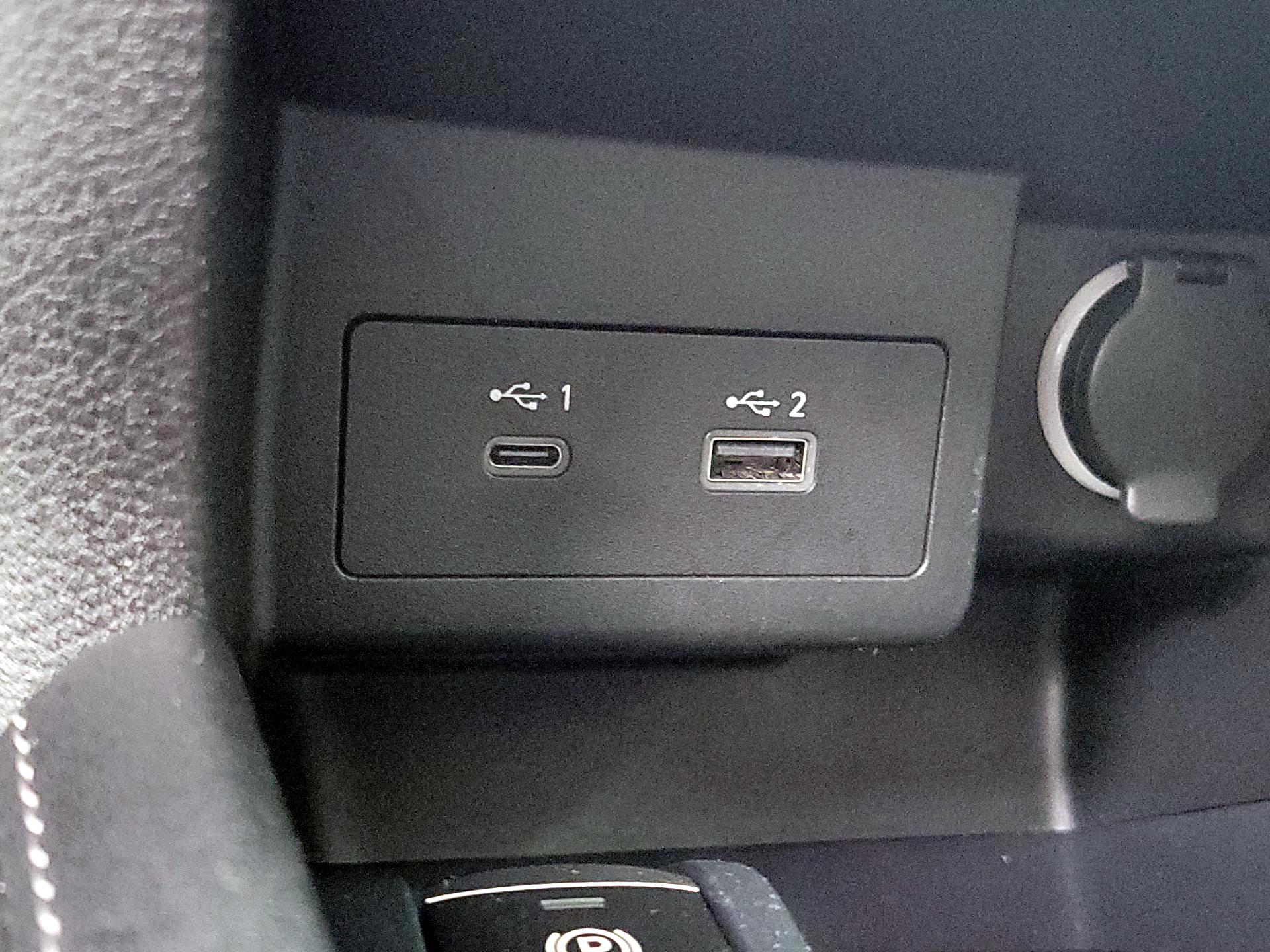 Thumbnail: 2021 Nissan Kicks - 18