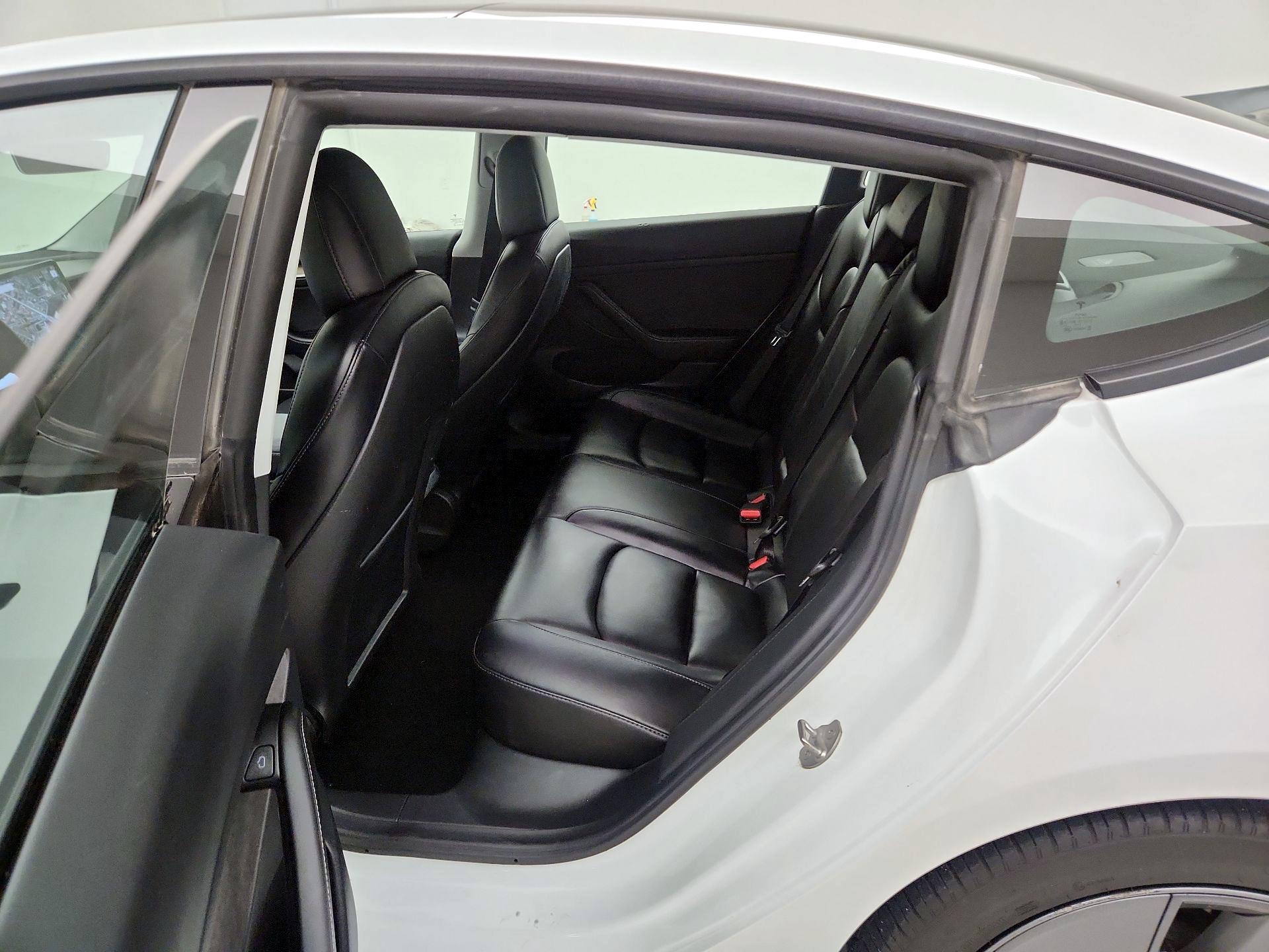 Thumbnail: 2021 Tesla Model 3 - 19