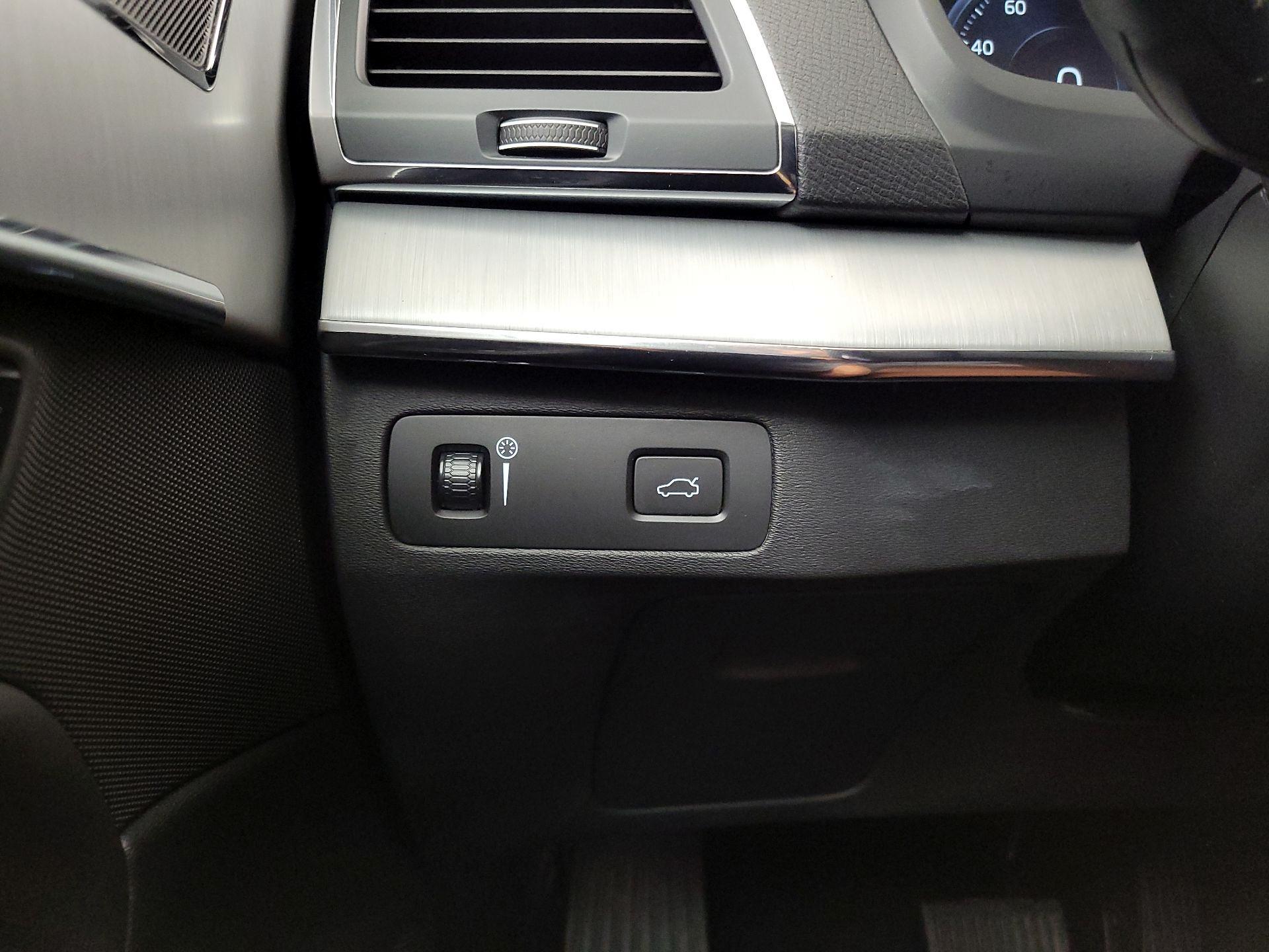 Thumbnail: 2021 Volvo XC90 - 13