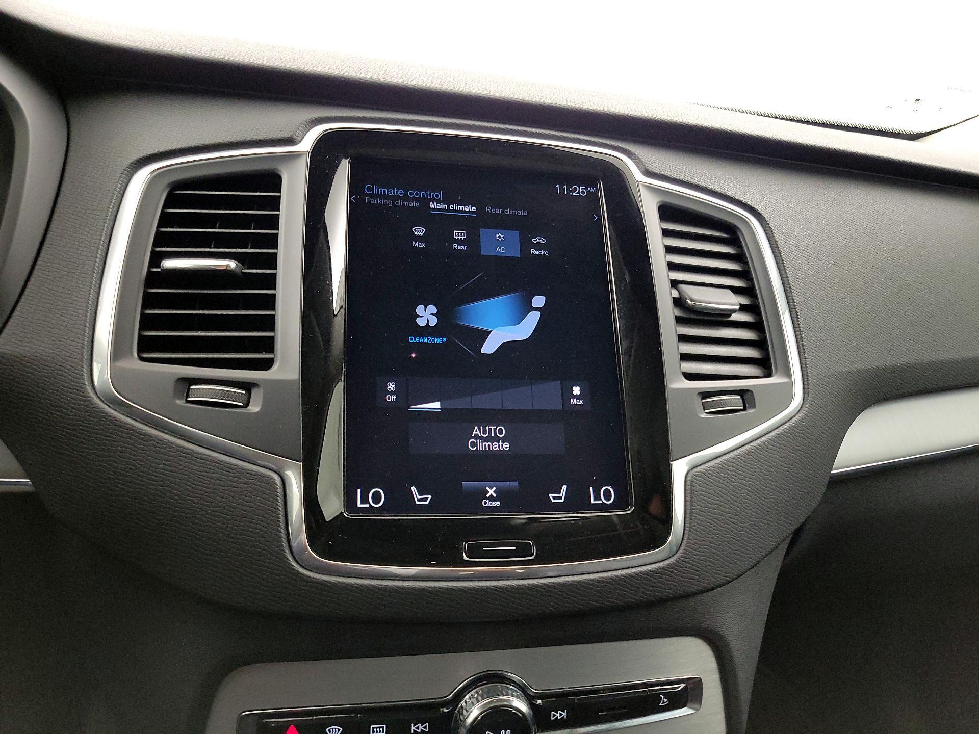 Thumbnail: 2021 Volvo XC90 - 17
