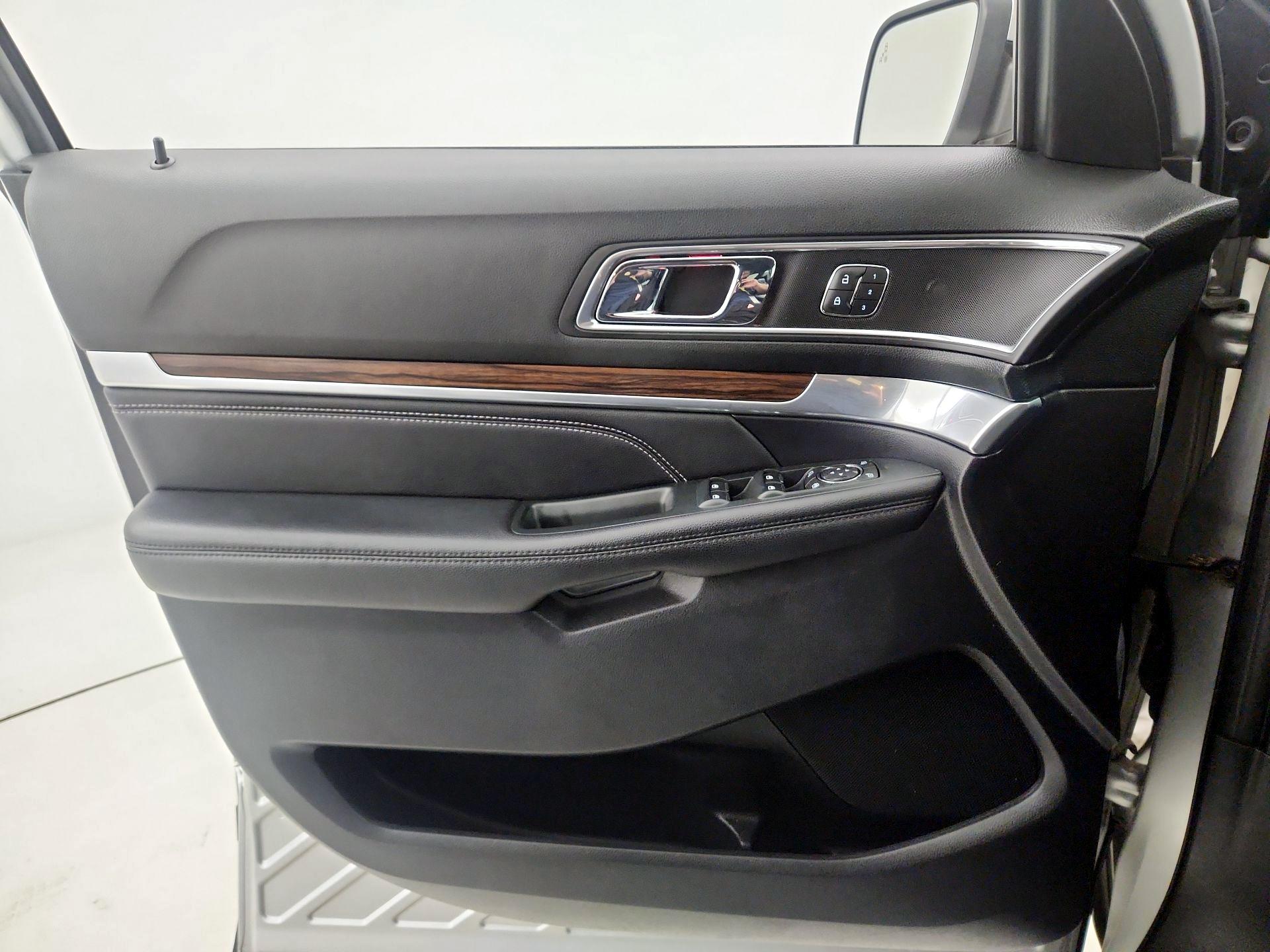 Thumbnail: 2019 Ford Explorer - 12
