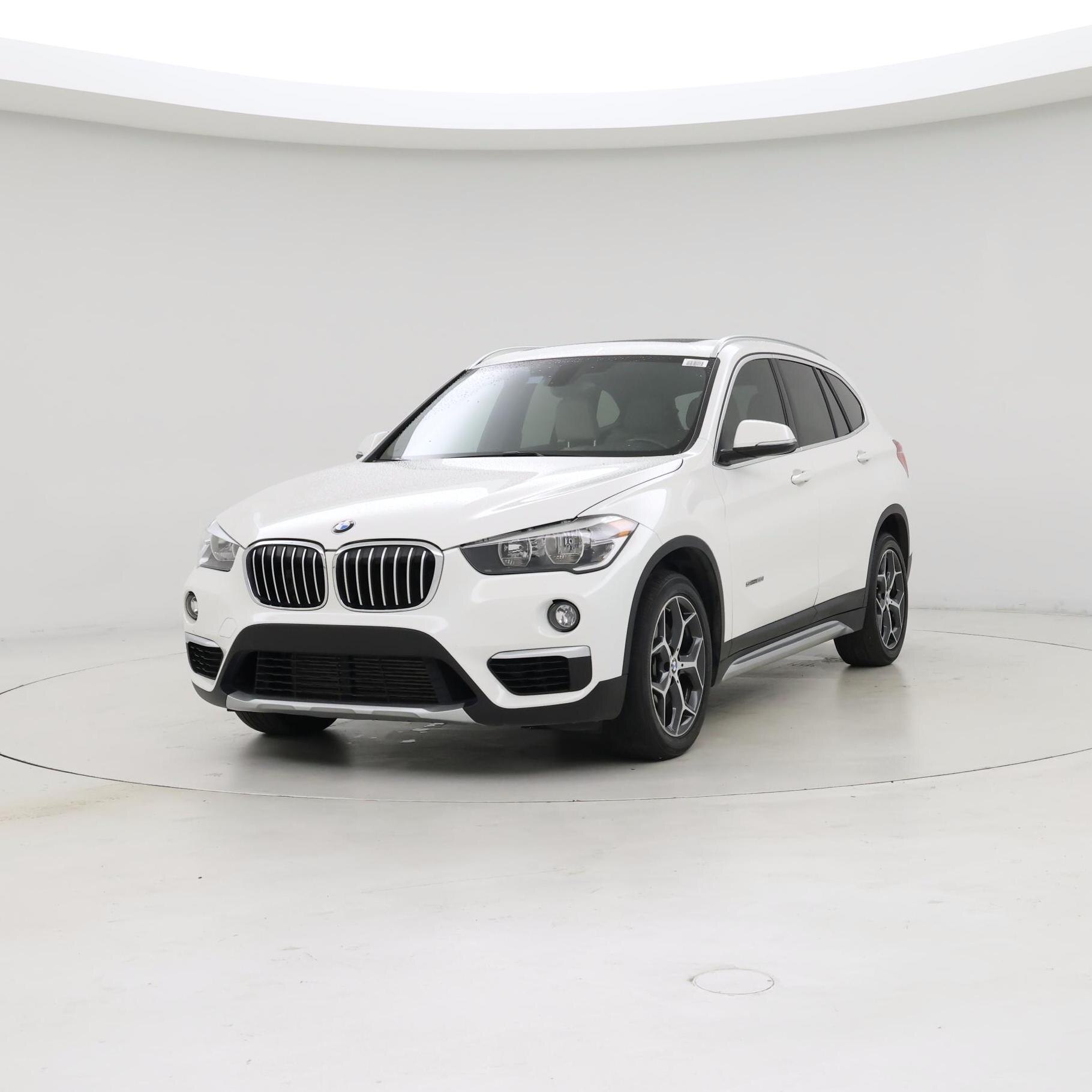 Thumbnail: 2018 BMW X1 - 4