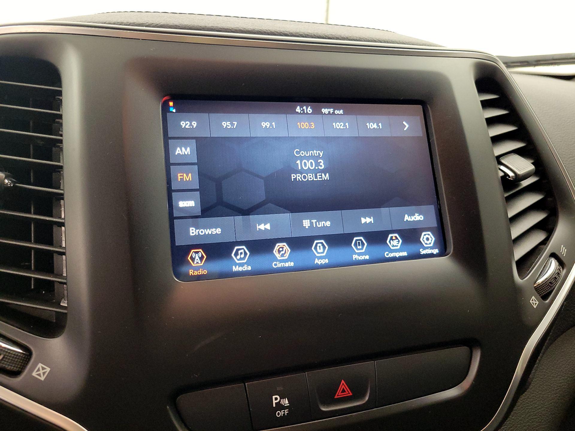 Thumbnail: 2019 Jeep Cherokee - 15
