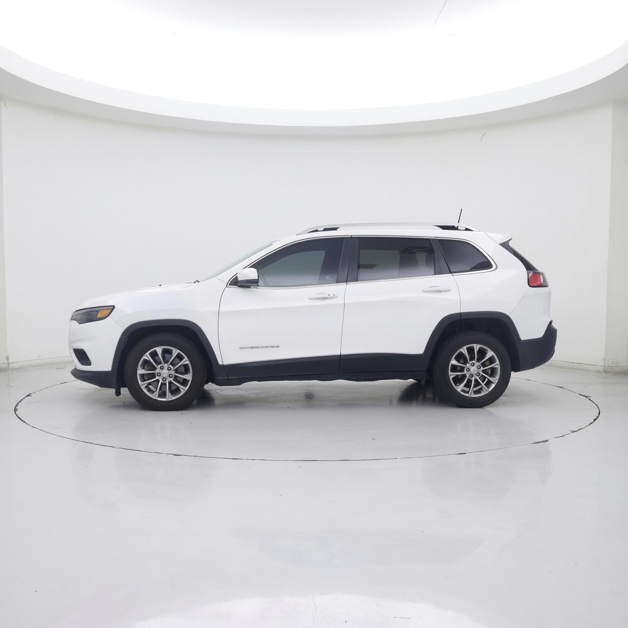 Thumbnail: 2019 Jeep Cherokee - 3