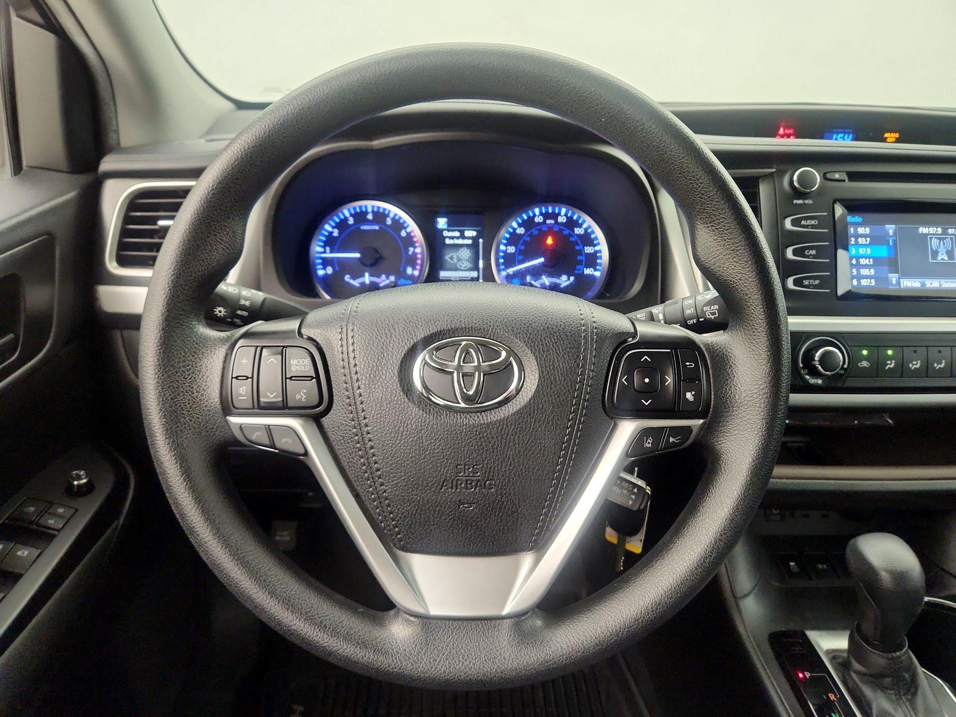 Thumbnail: 2019 Toyota Highlander - 10