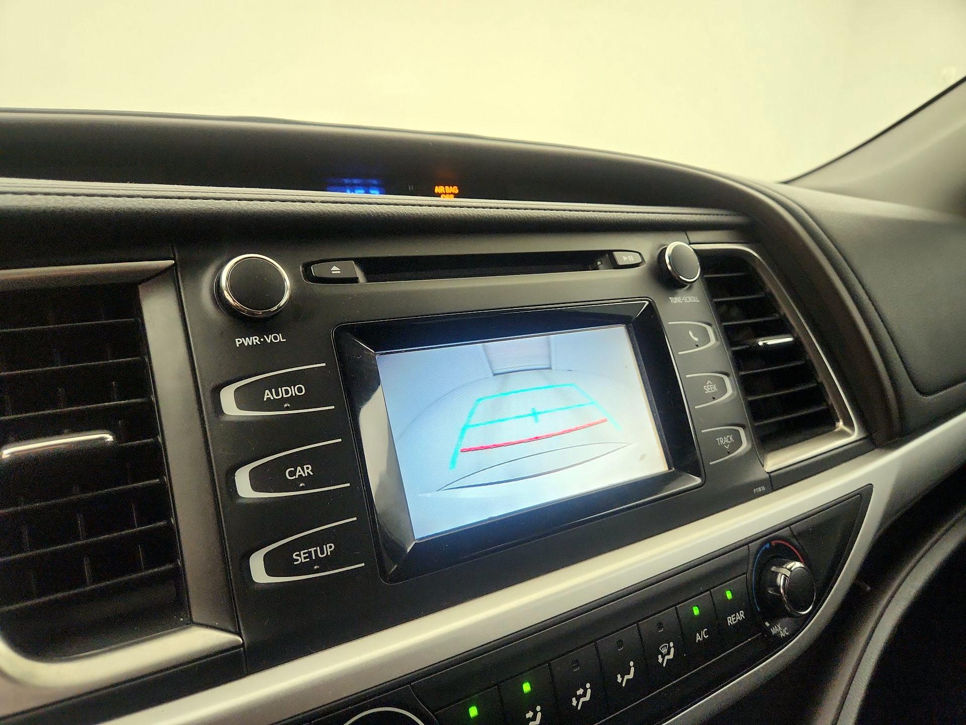 Thumbnail: 2019 Toyota Highlander - 14
