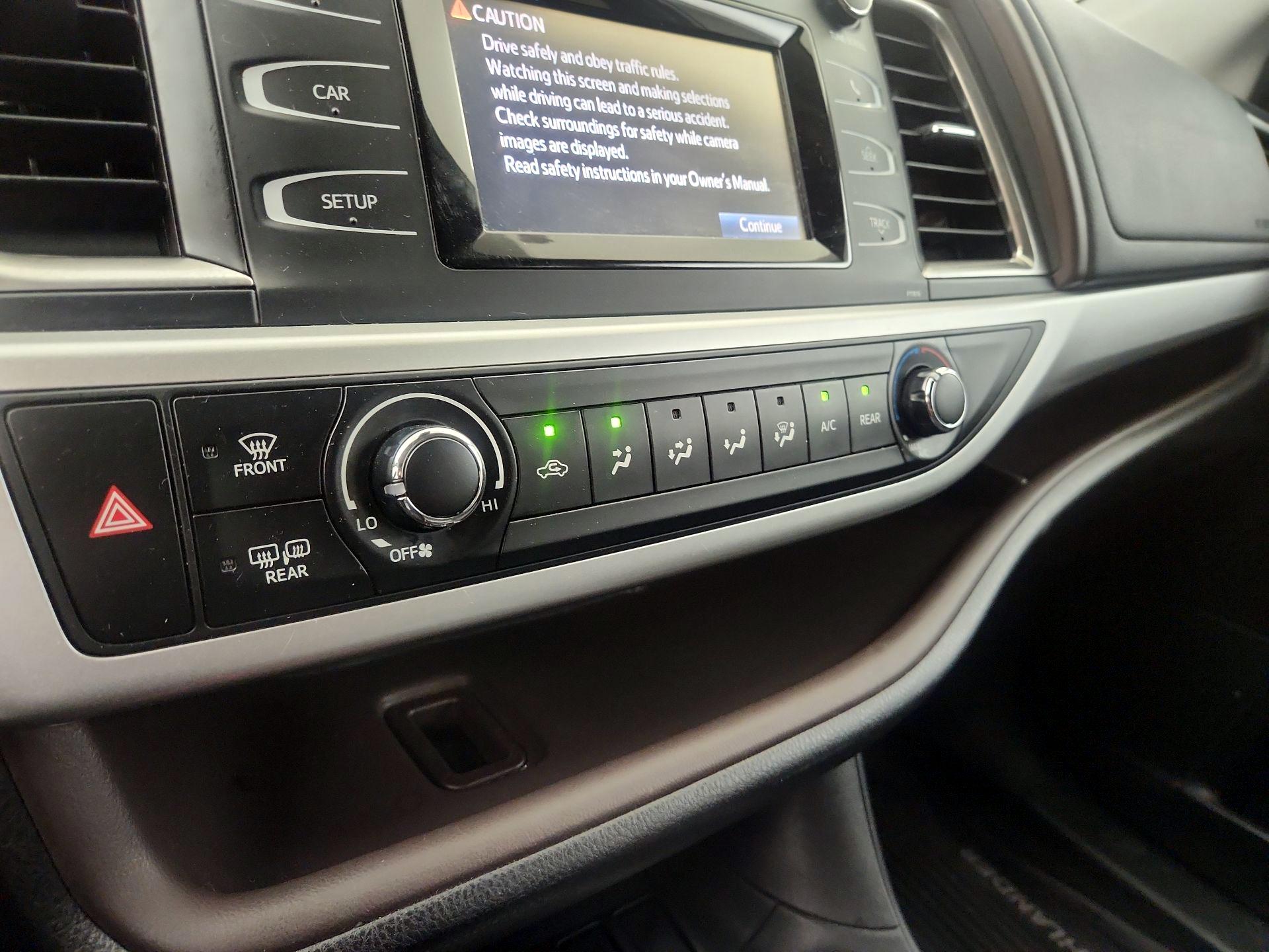 Thumbnail: 2019 Toyota Highlander - 16