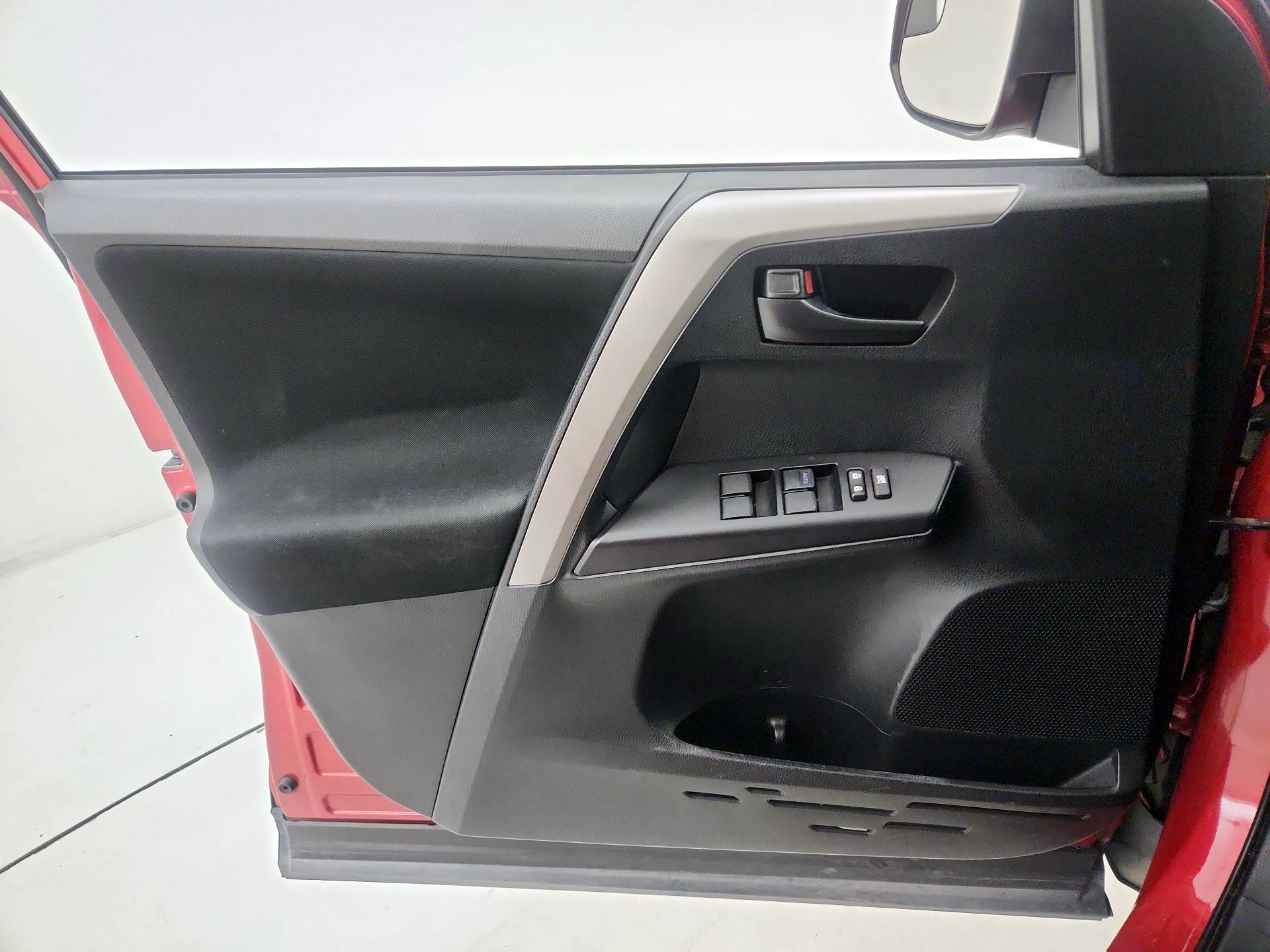 Thumbnail: 2017 Toyota RAV4 - 12