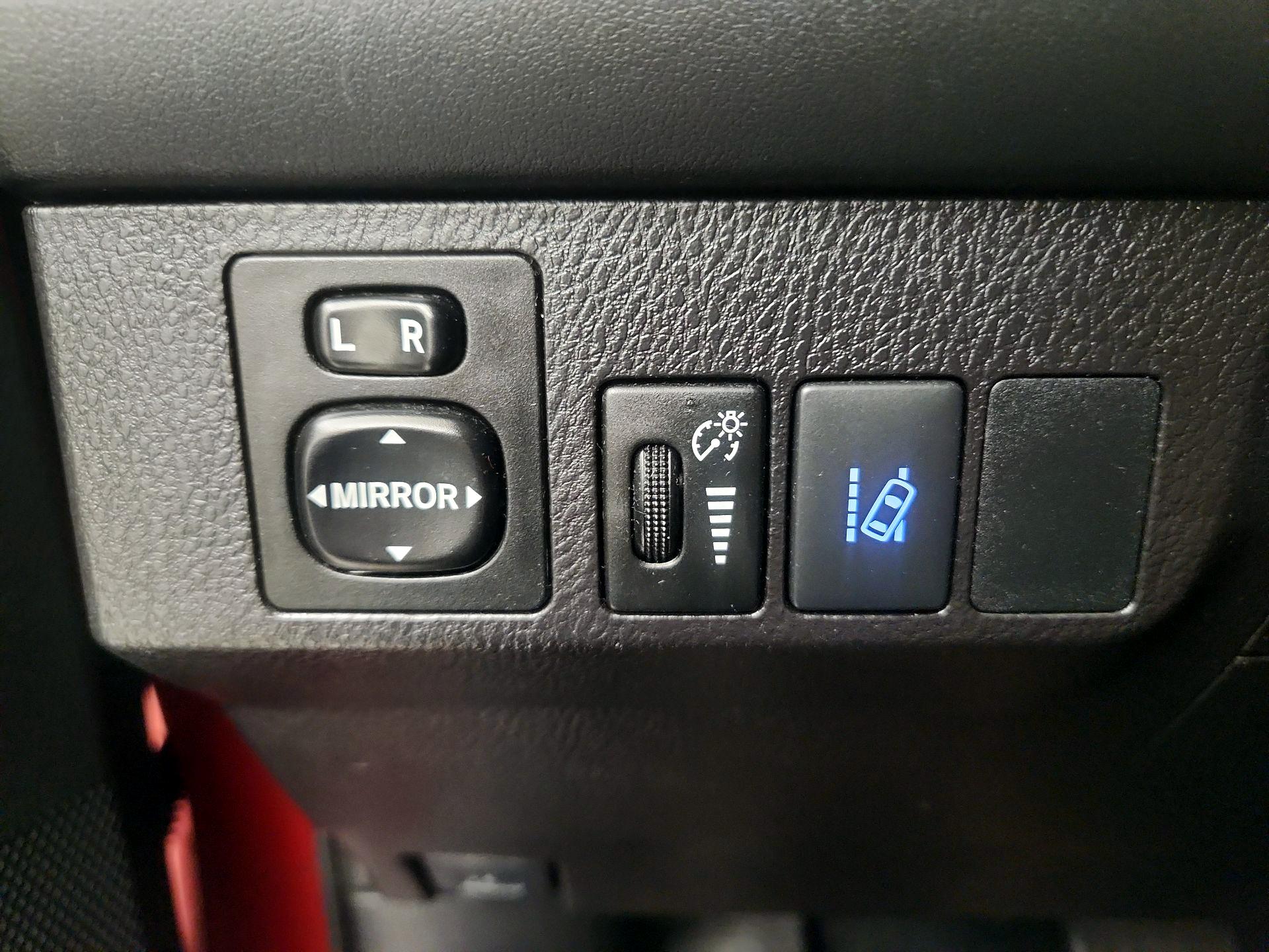 Thumbnail: 2017 Toyota RAV4 - 13