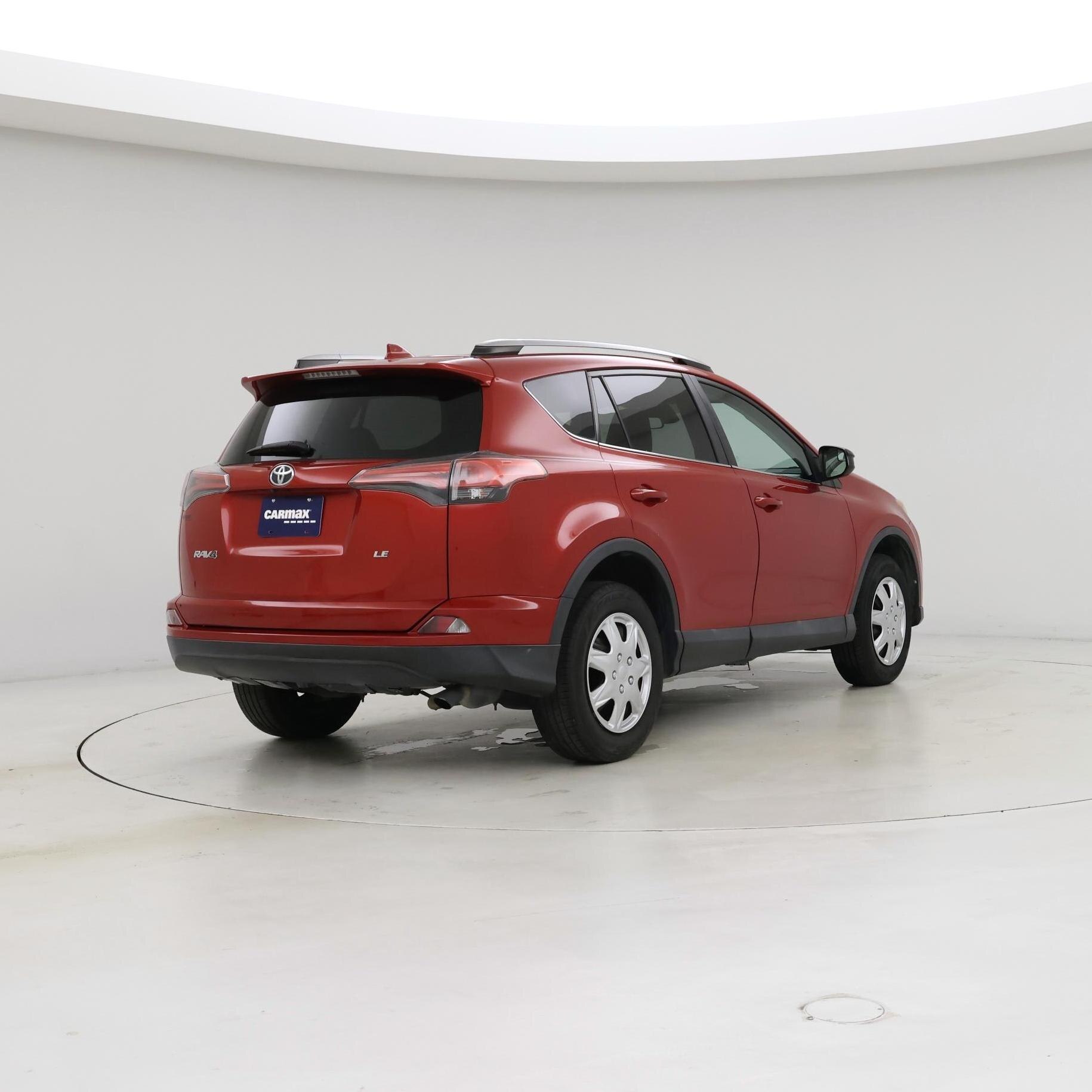 Thumbnail: 2017 Toyota RAV4 - 8