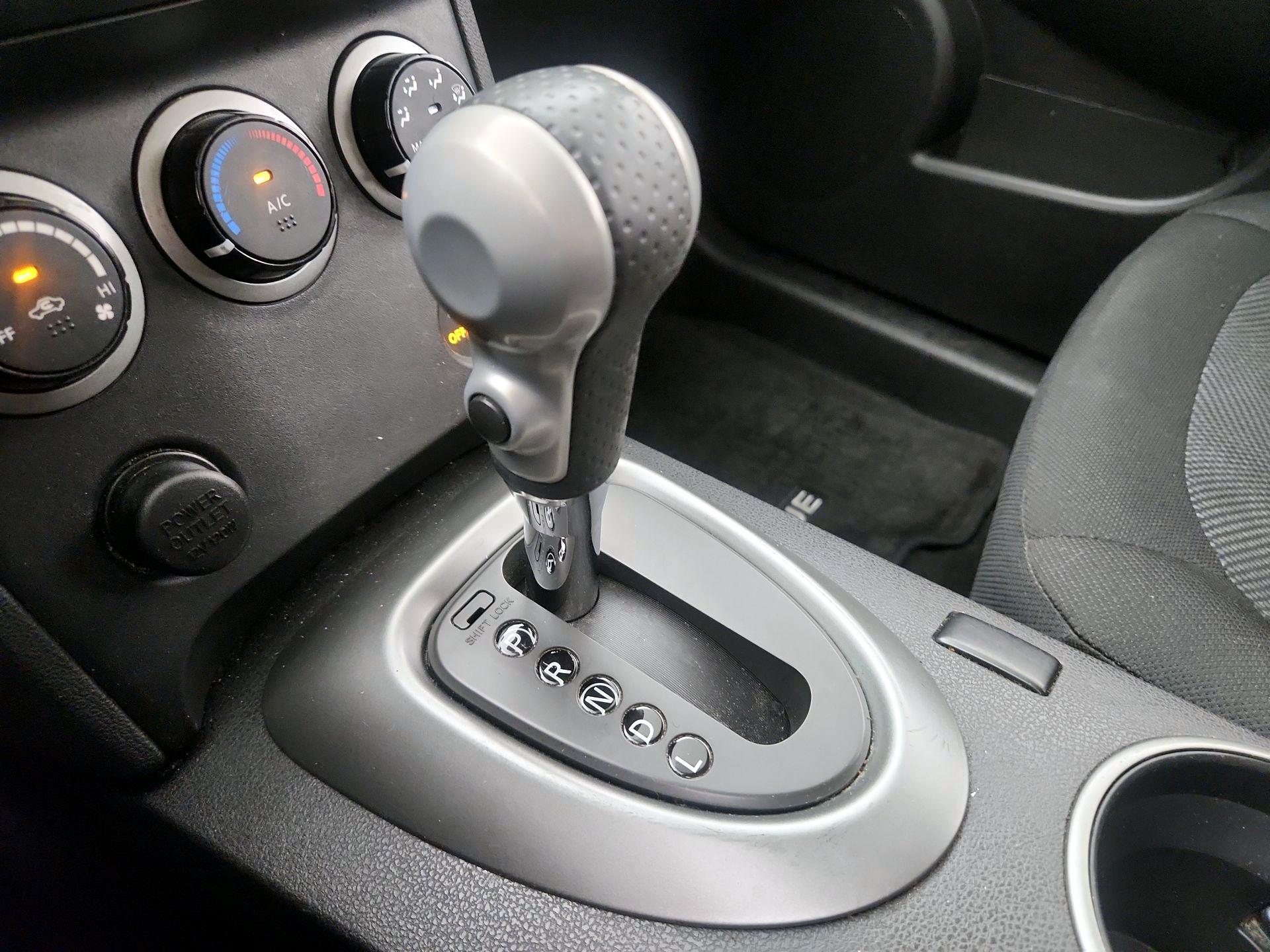 Thumbnail: 2015 Nissan Rogue - 17