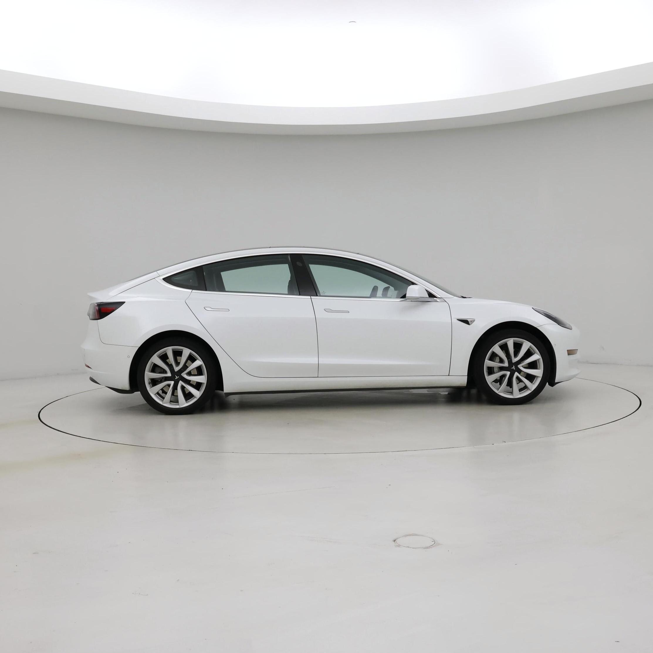 Thumbnail: 2019 Tesla Model 3 - 7