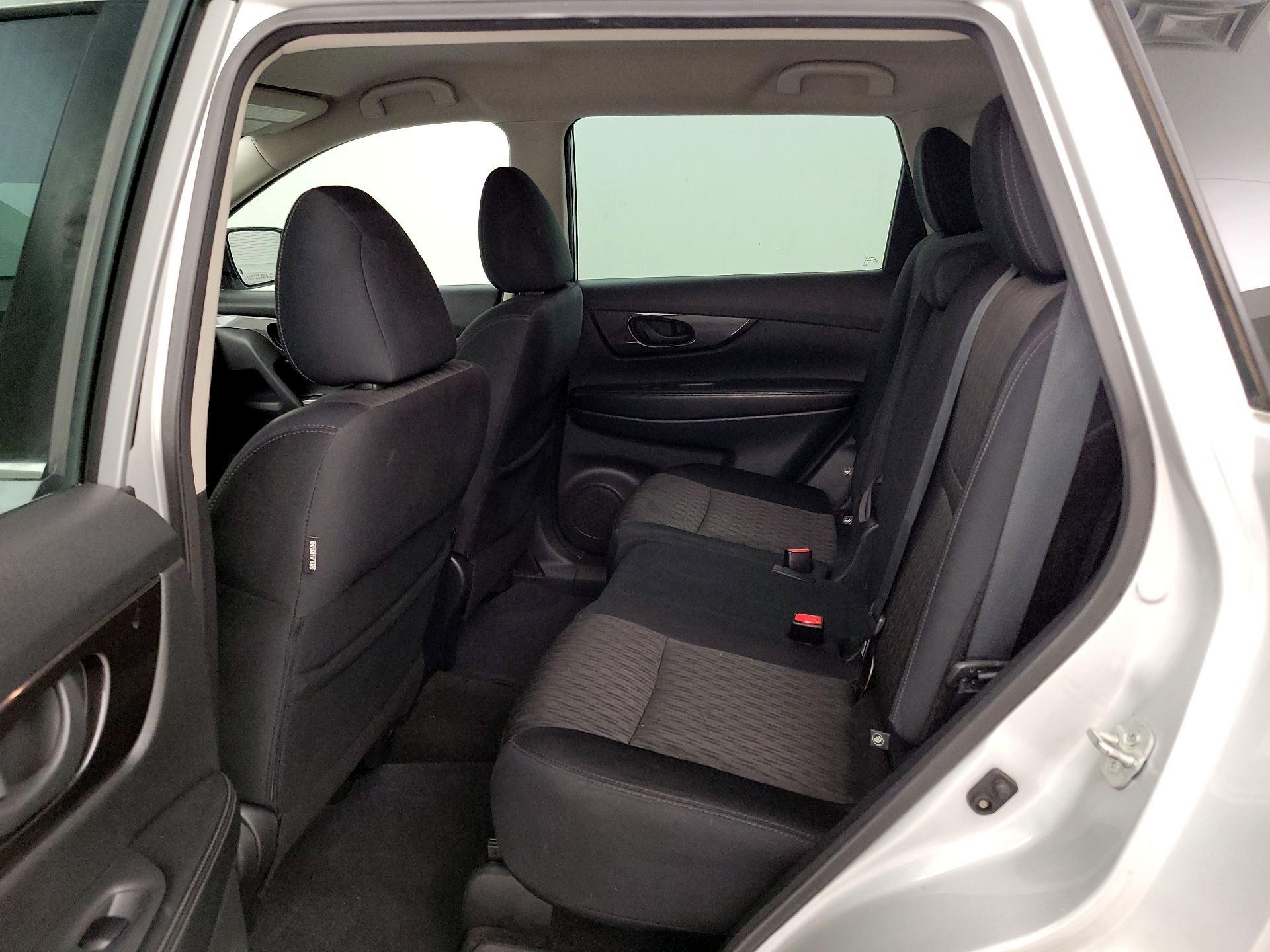 Thumbnail: 2019 Nissan Rogue - 19