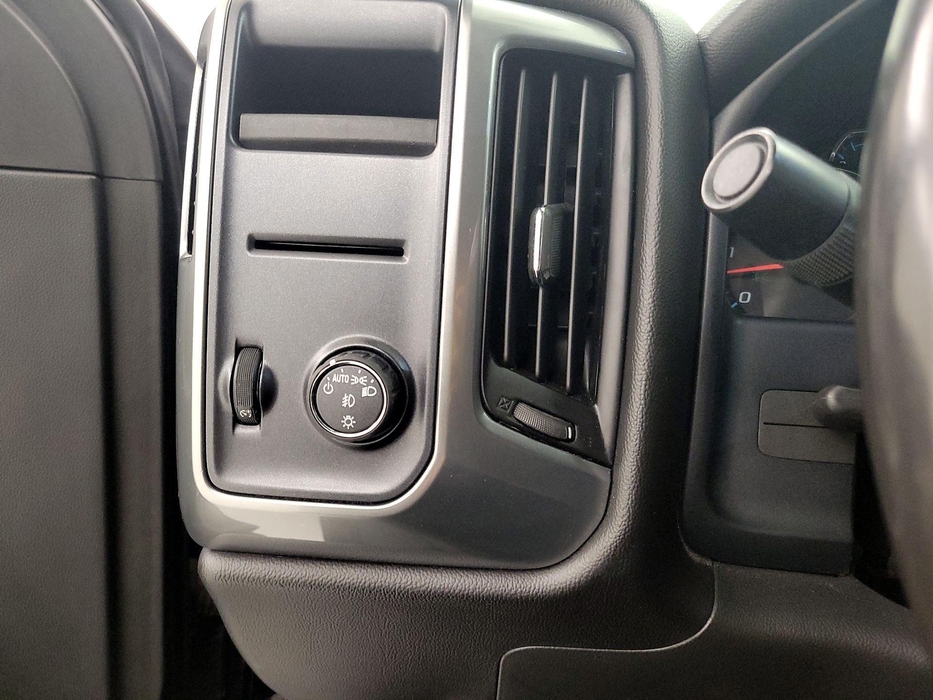 Thumbnail: 2016 Chevrolet Silverado 1500 - 13