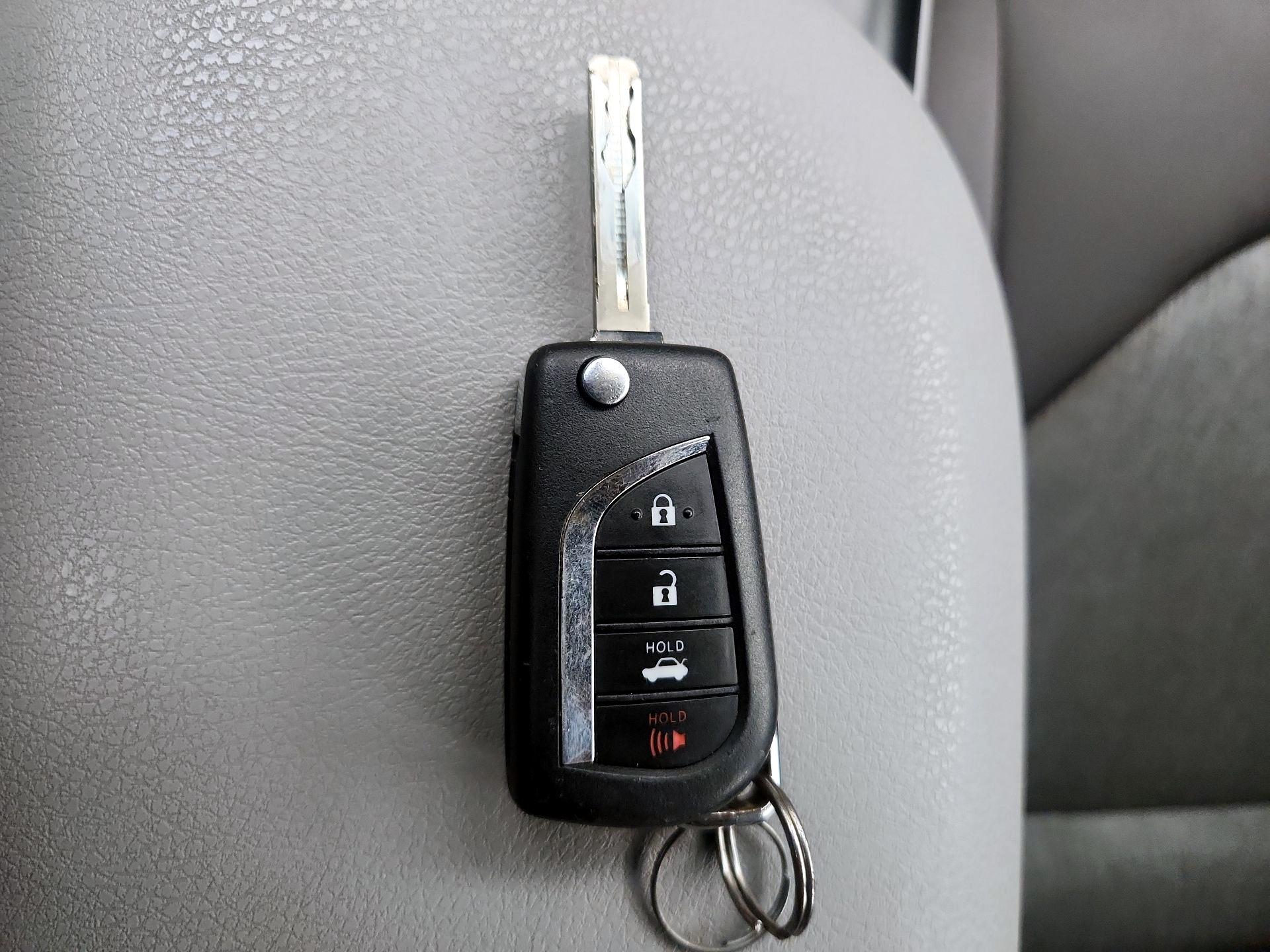 Thumbnail: 2019 Toyota Camry - 19