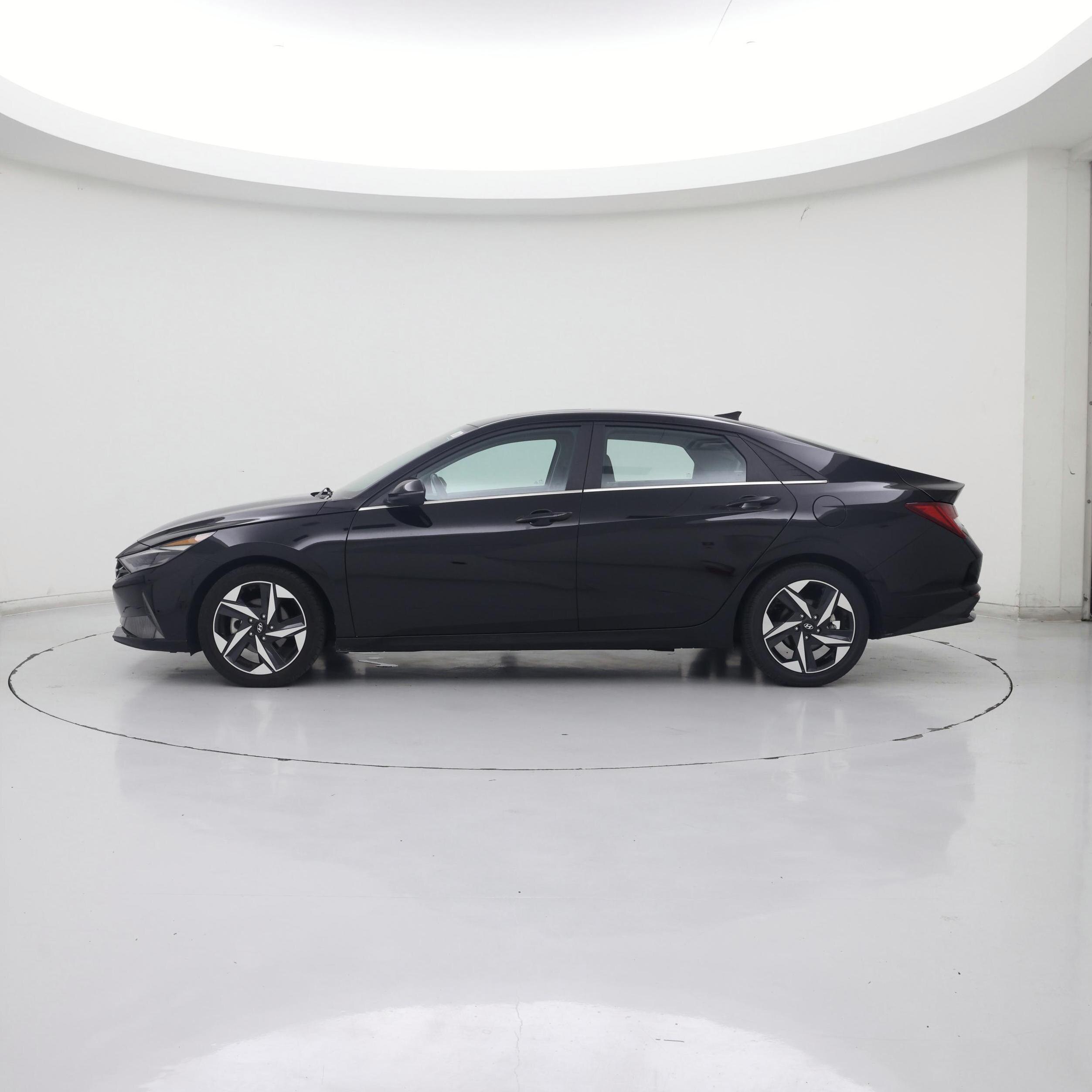 Thumbnail: 2023 Hyundai Elantra - 3