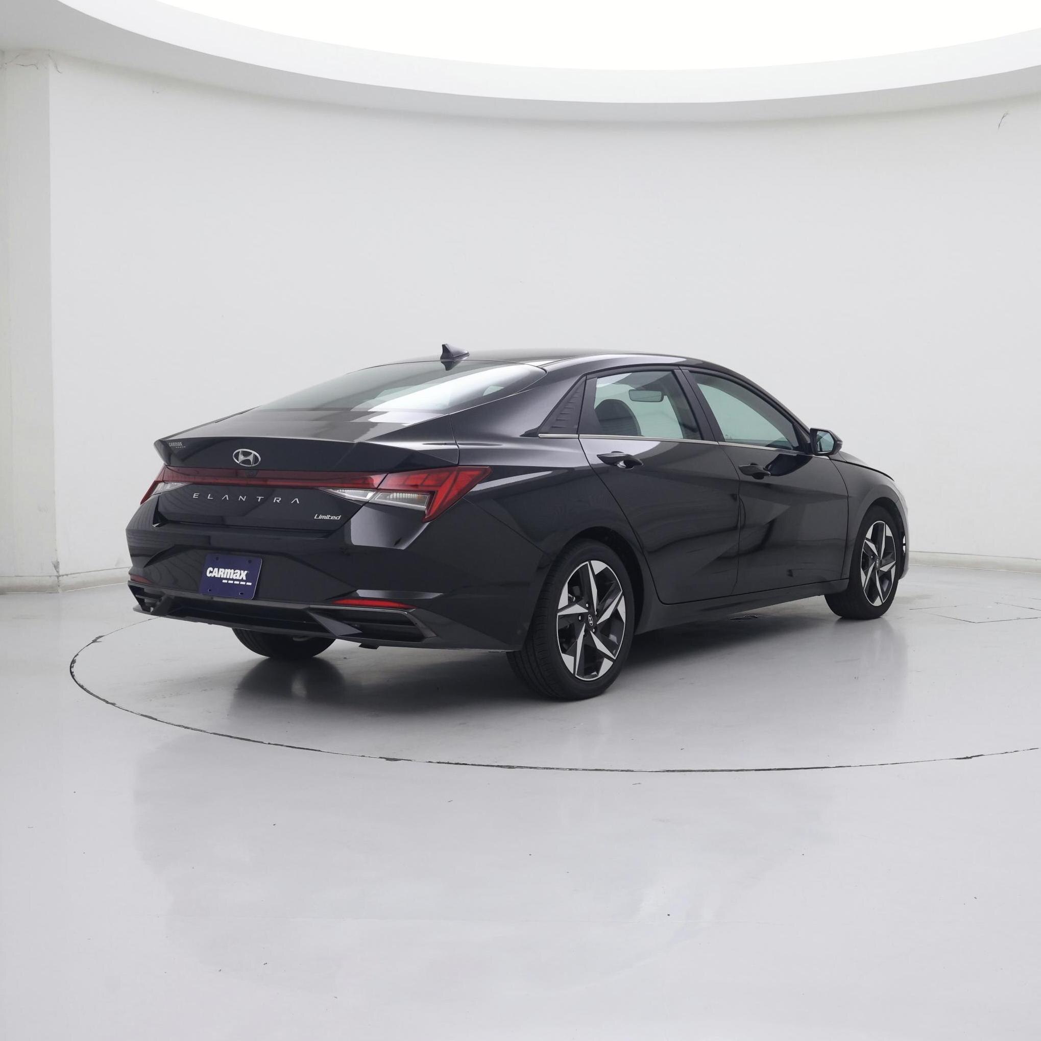 Thumbnail: 2023 Hyundai Elantra - 8