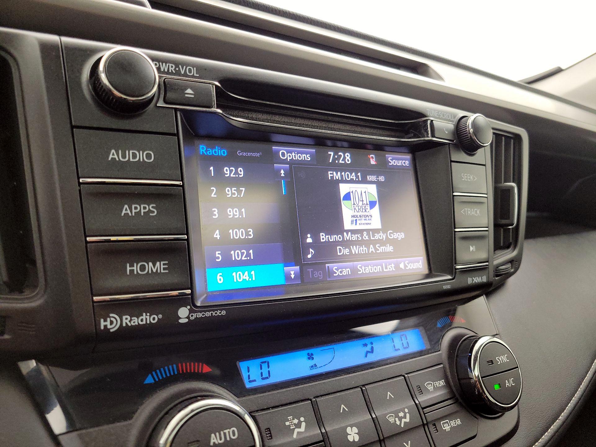 Thumbnail: 2016 Toyota RAV4 - 15