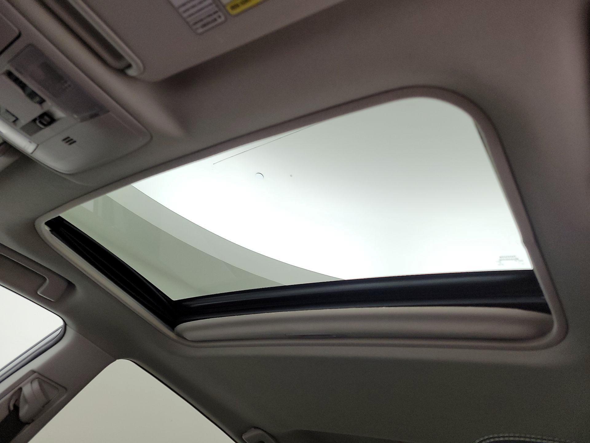 Thumbnail: 2016 Toyota RAV4 - 19