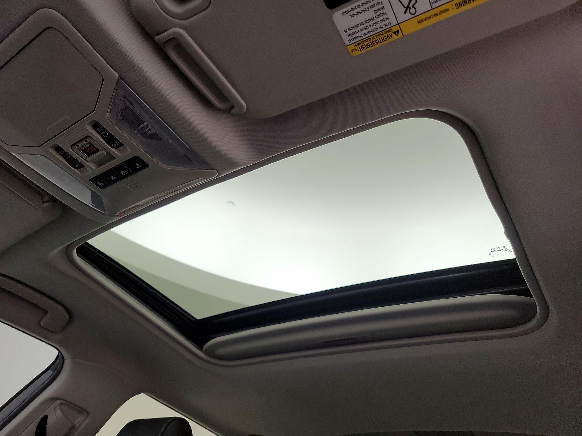 Thumbnail: 2019 Toyota RAV4 - 19