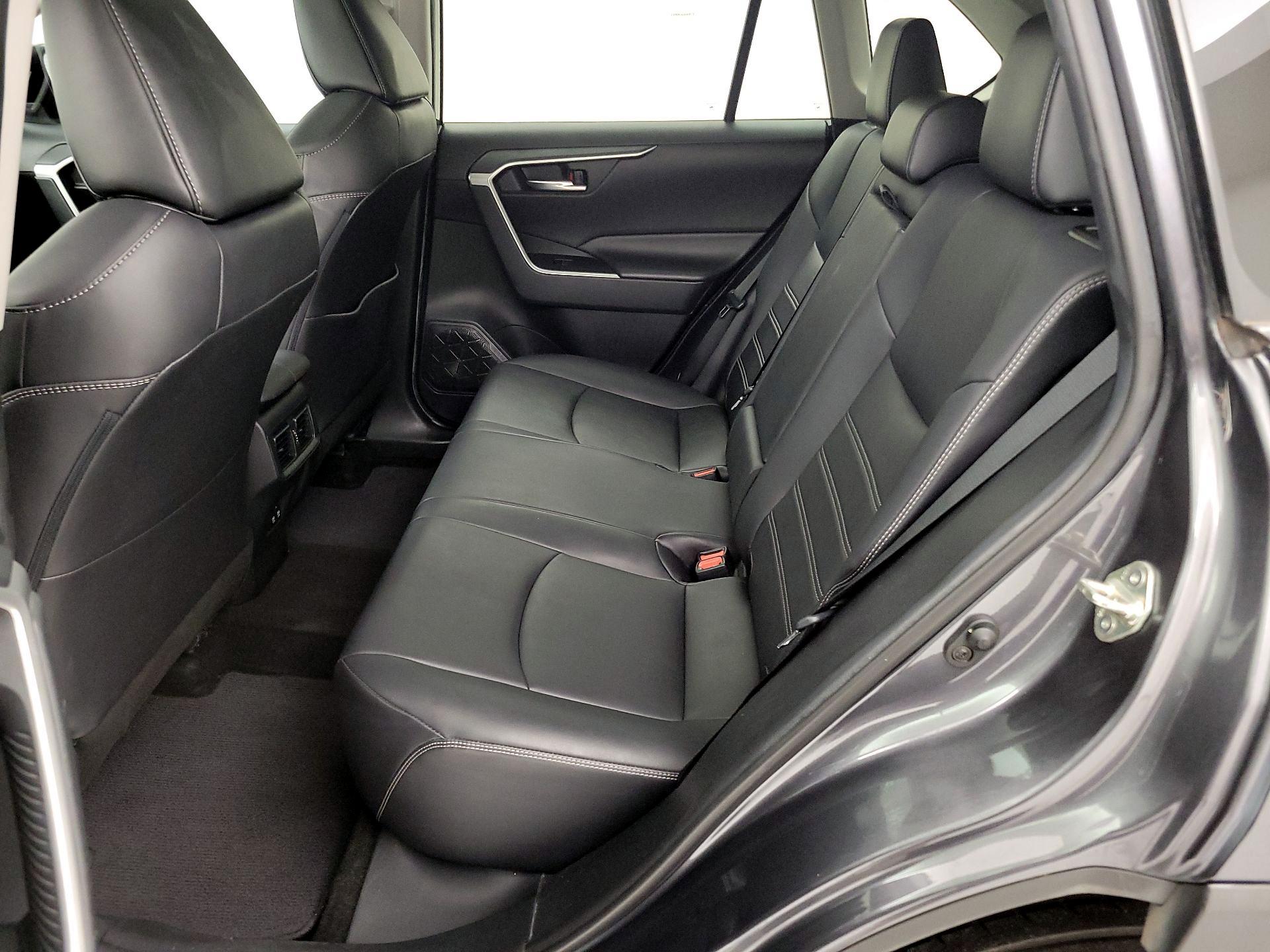 Thumbnail: 2019 Toyota RAV4 - 20