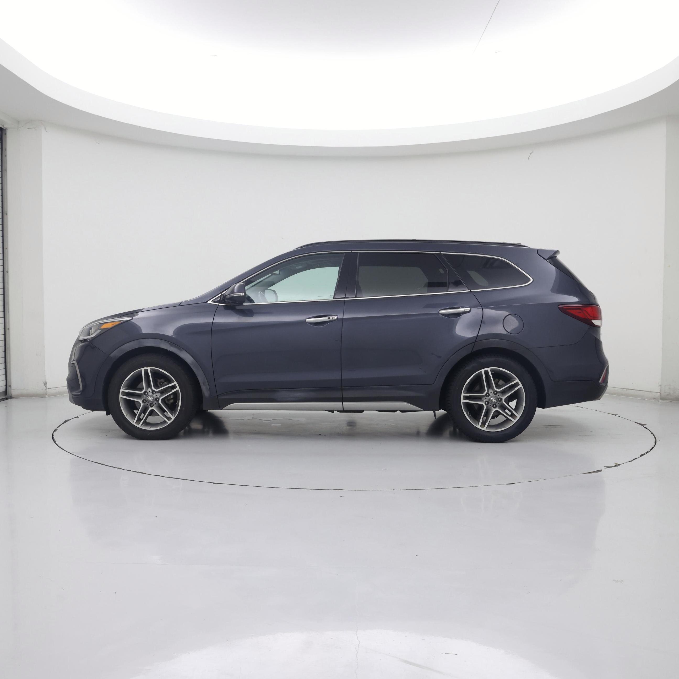 Thumbnail: 2018 Hyundai Santa Fe - 3