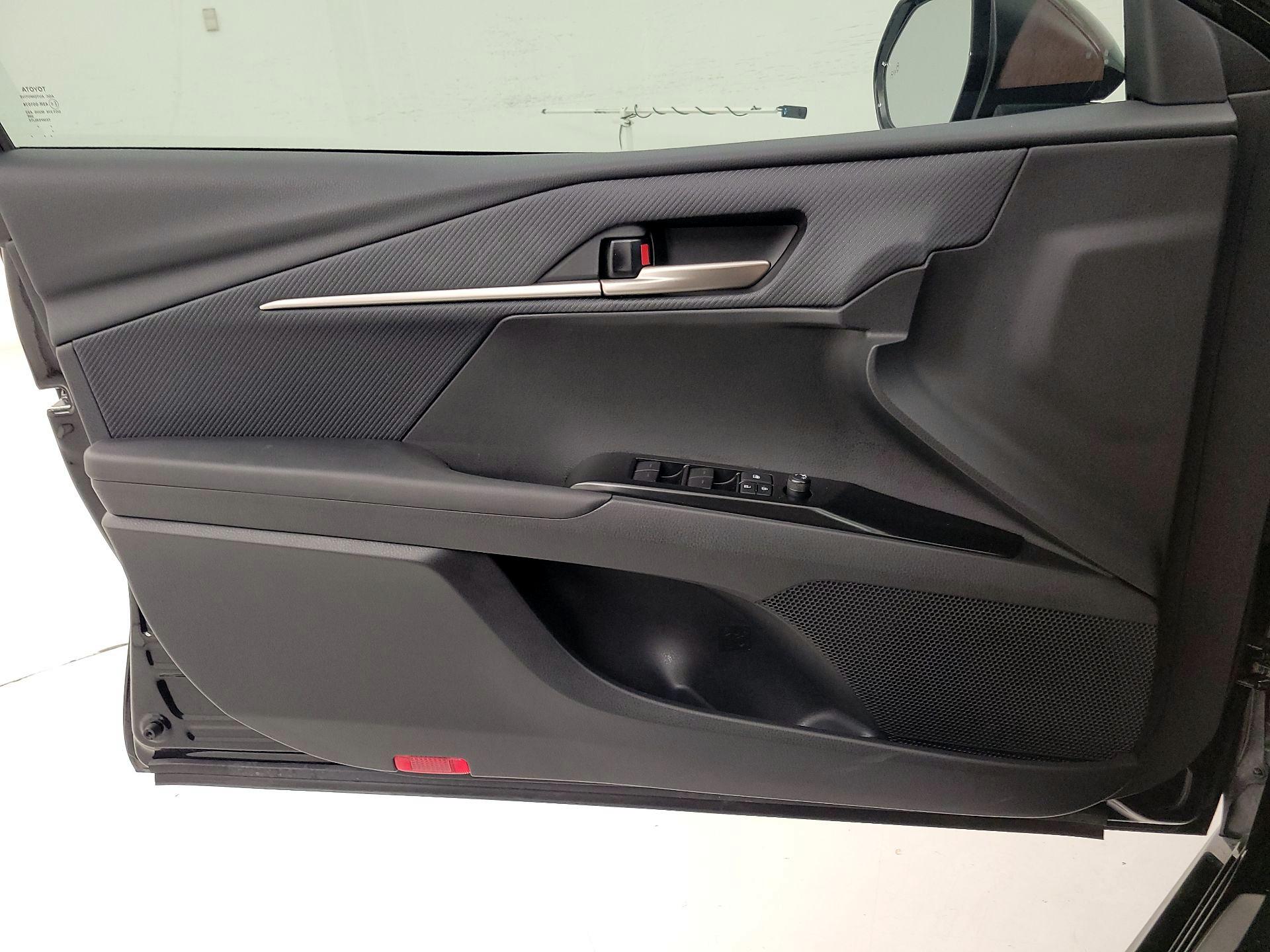 Thumbnail: 2025 Toyota Camry - 12
