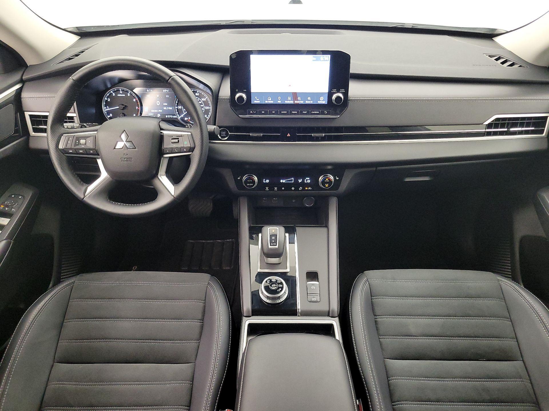 Thumbnail: 2024 Mitsubishi Outlander - 9