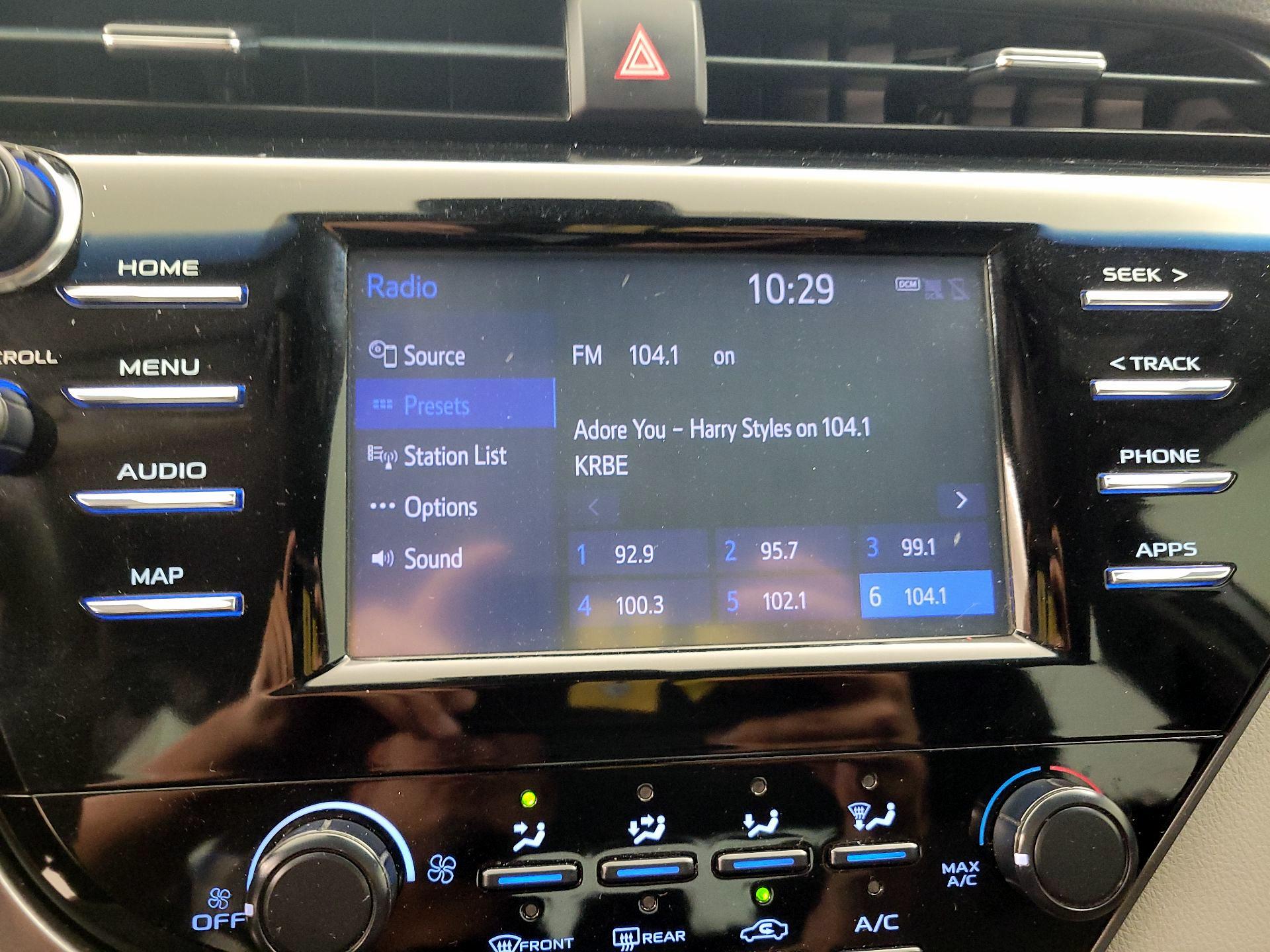Thumbnail: 2019 Toyota Camry - 15