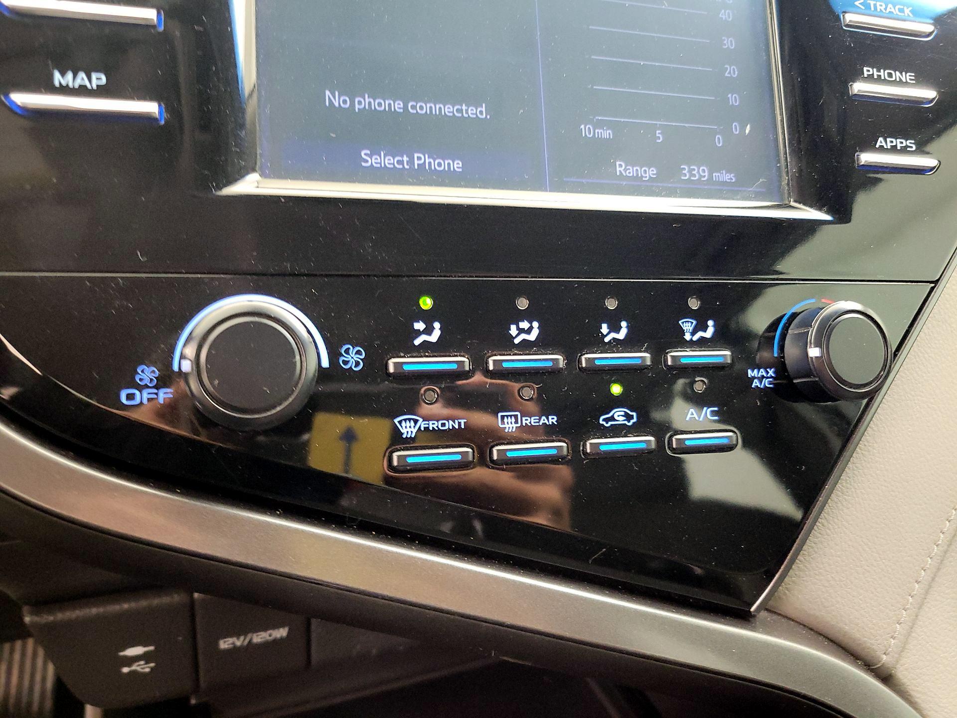 Thumbnail: 2019 Toyota Camry - 16