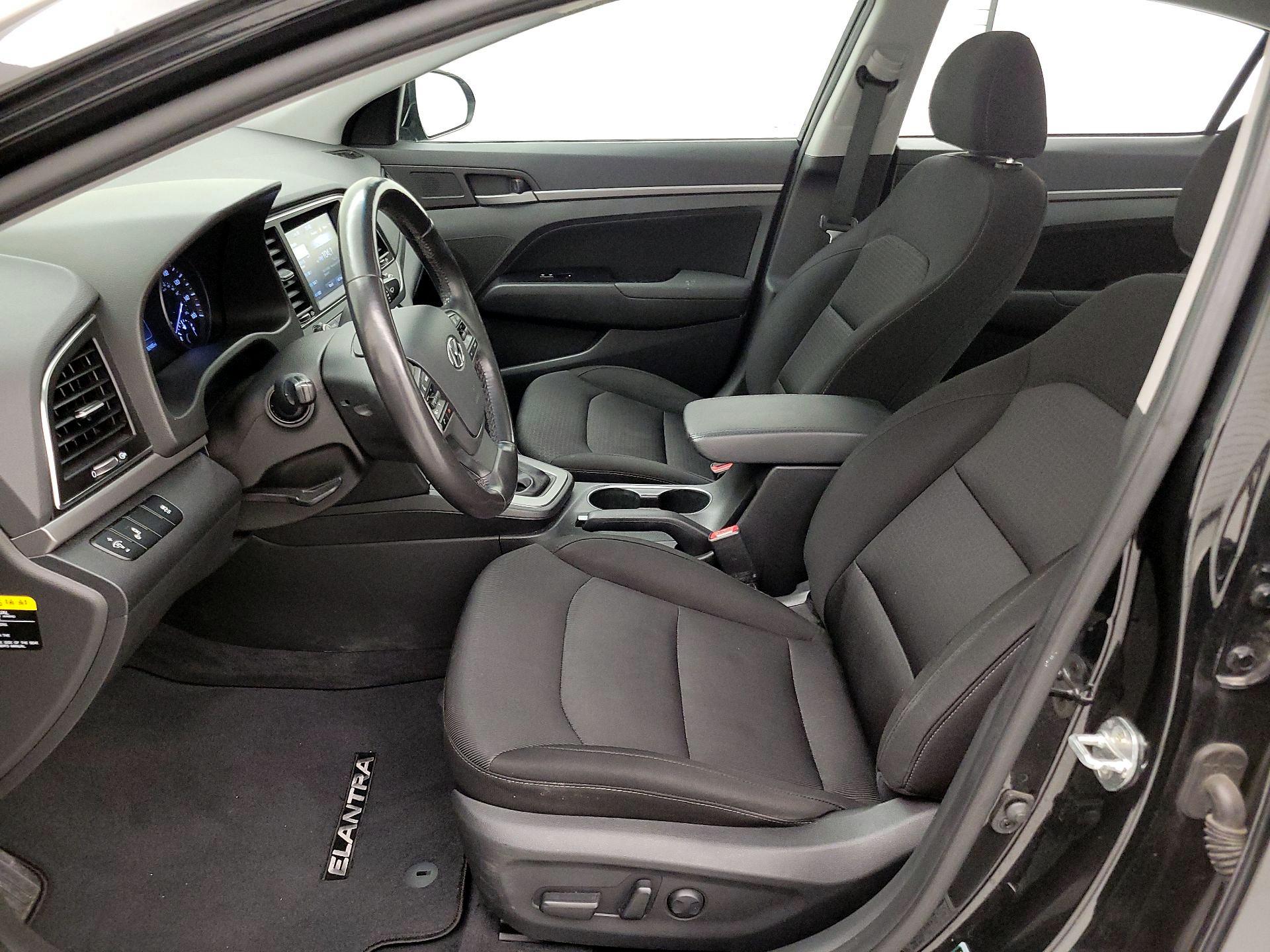 Thumbnail: 2017 Hyundai Elantra - 11