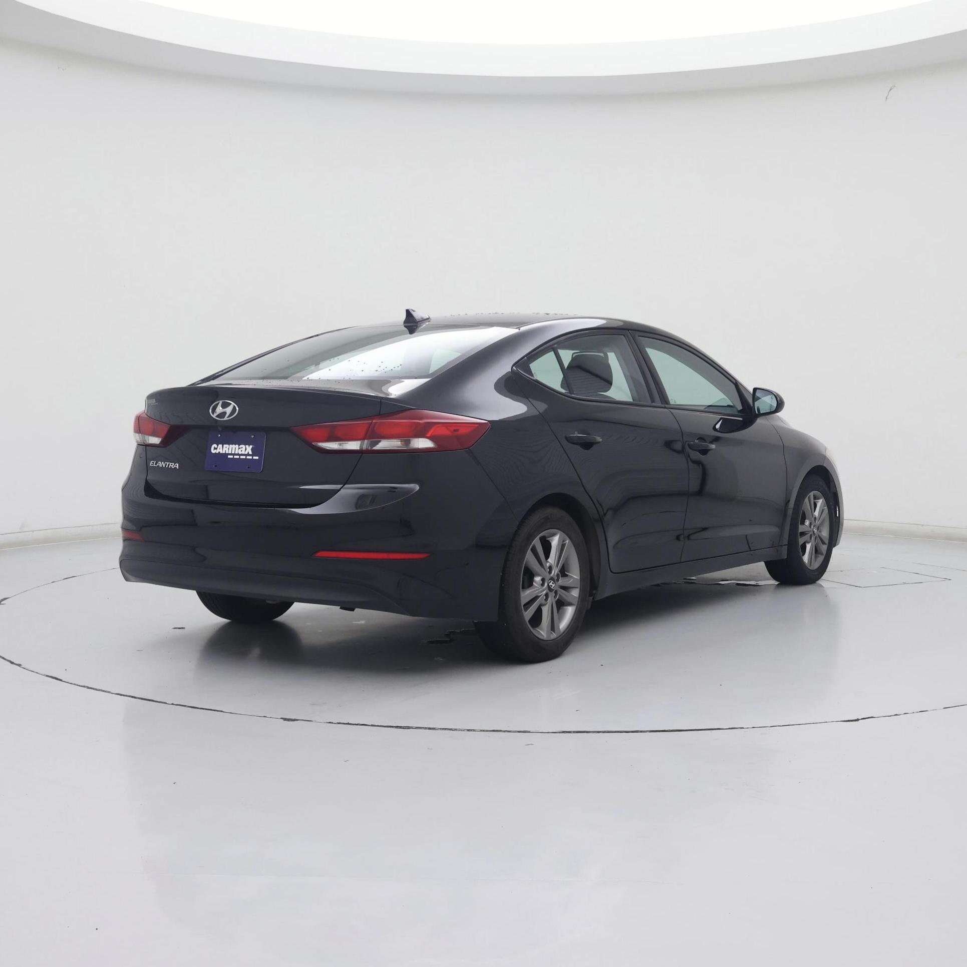 Thumbnail: 2017 Hyundai Elantra - 8