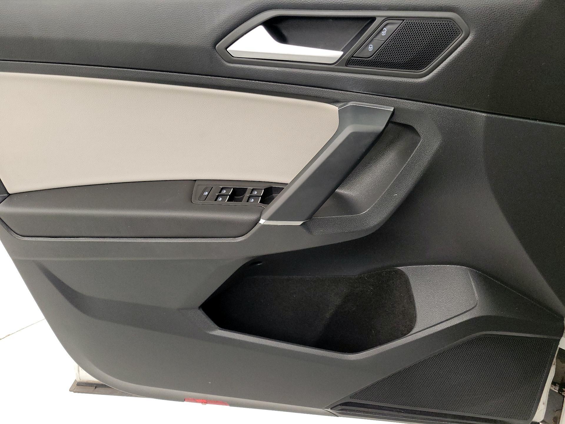 Thumbnail: 2020 Volkswagen Tiguan - 12