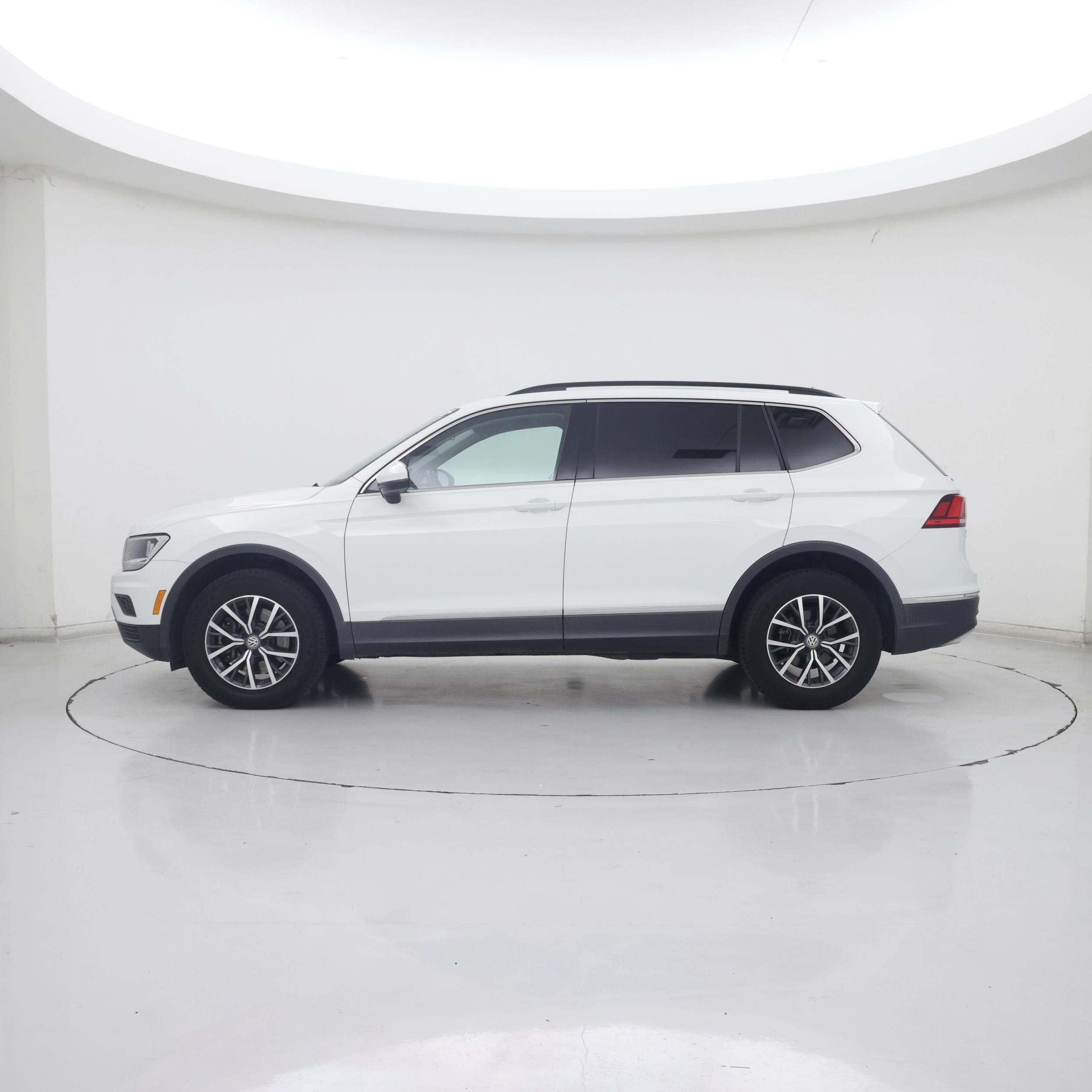 Thumbnail: 2020 Volkswagen Tiguan - 3