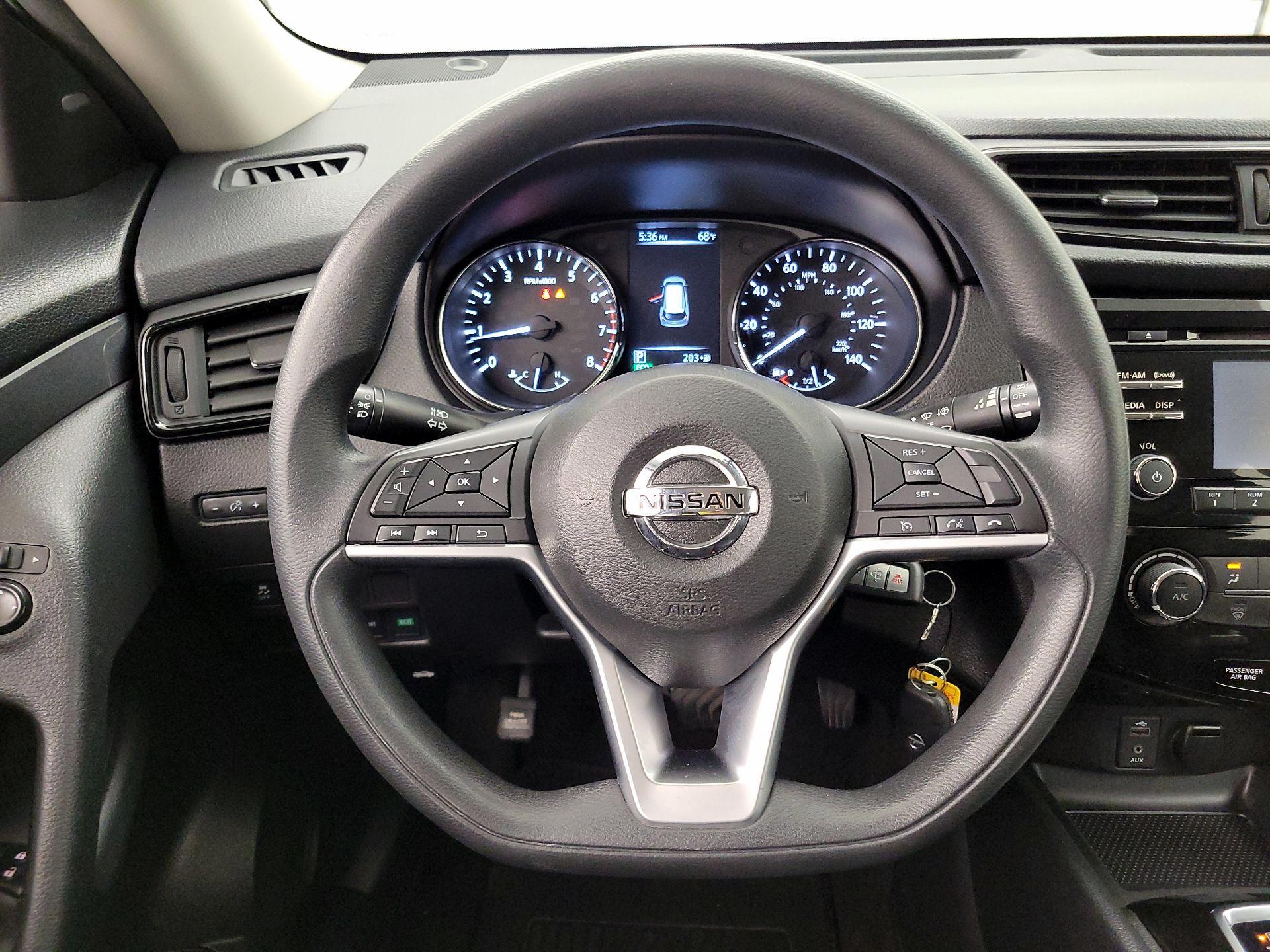 Thumbnail: 2017 Nissan Rogue - 10