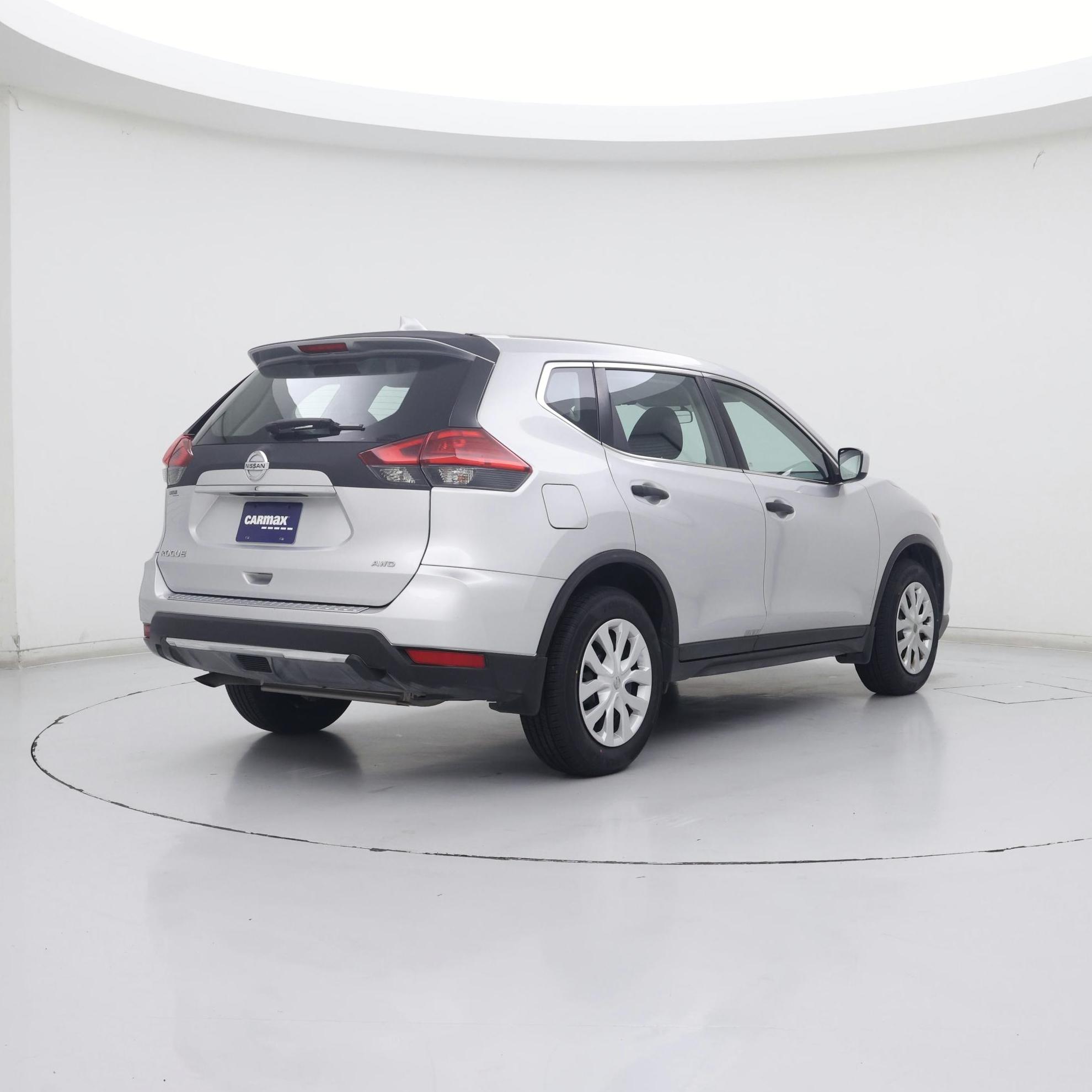 Thumbnail: 2017 Nissan Rogue - 8