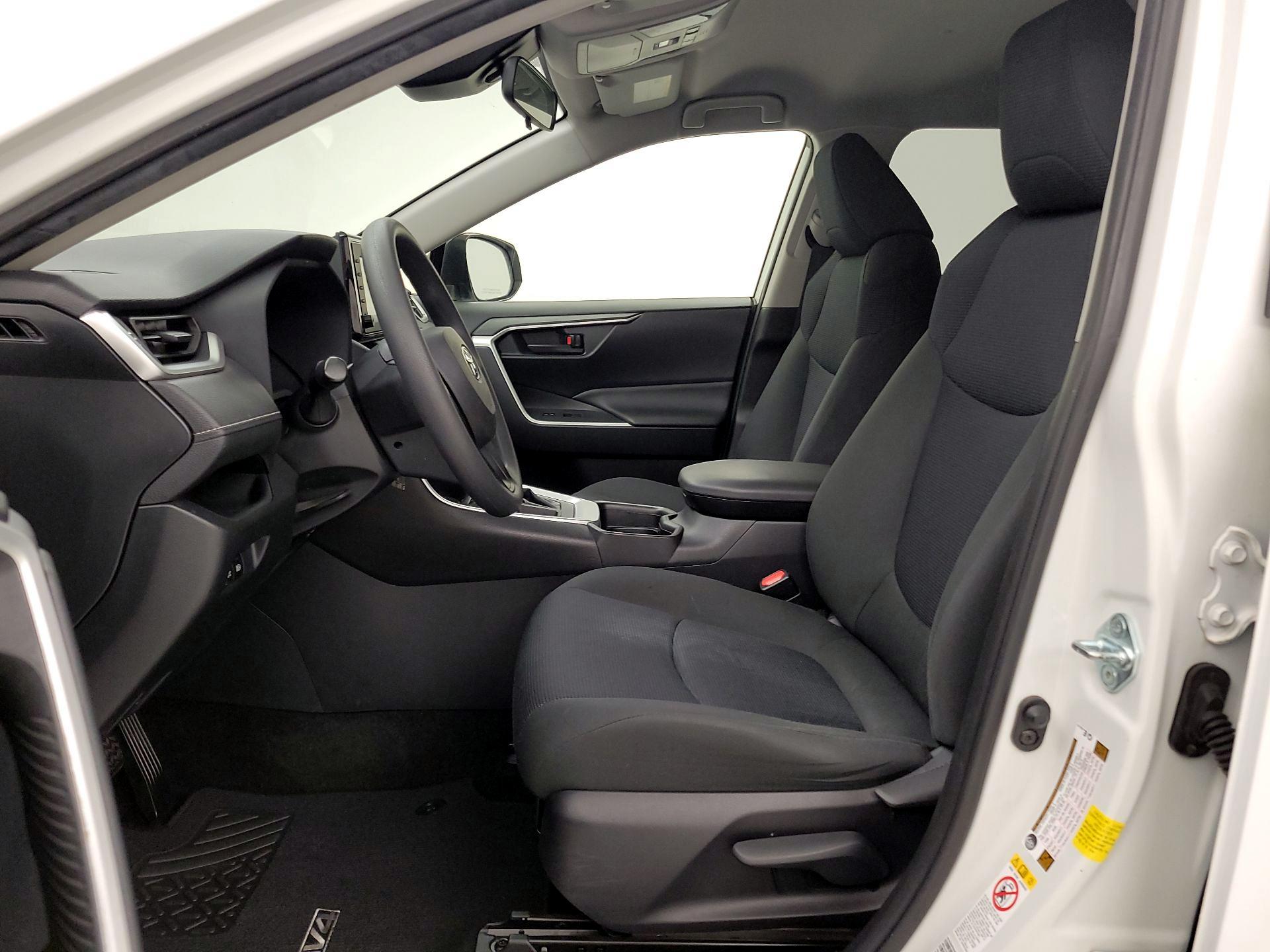 Thumbnail: 2019 Toyota RAV4 - 11