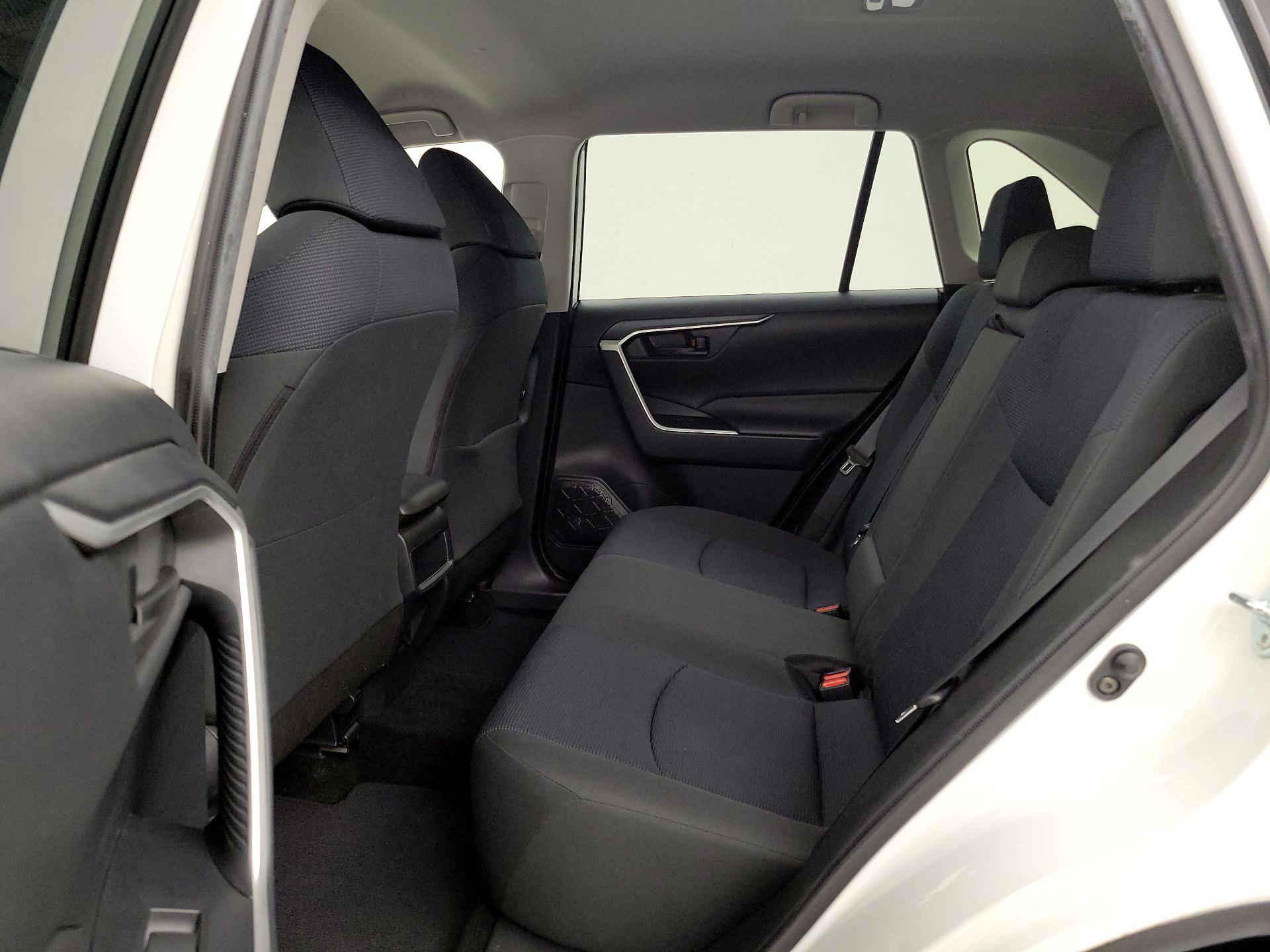 Thumbnail: 2019 Toyota RAV4 - 19