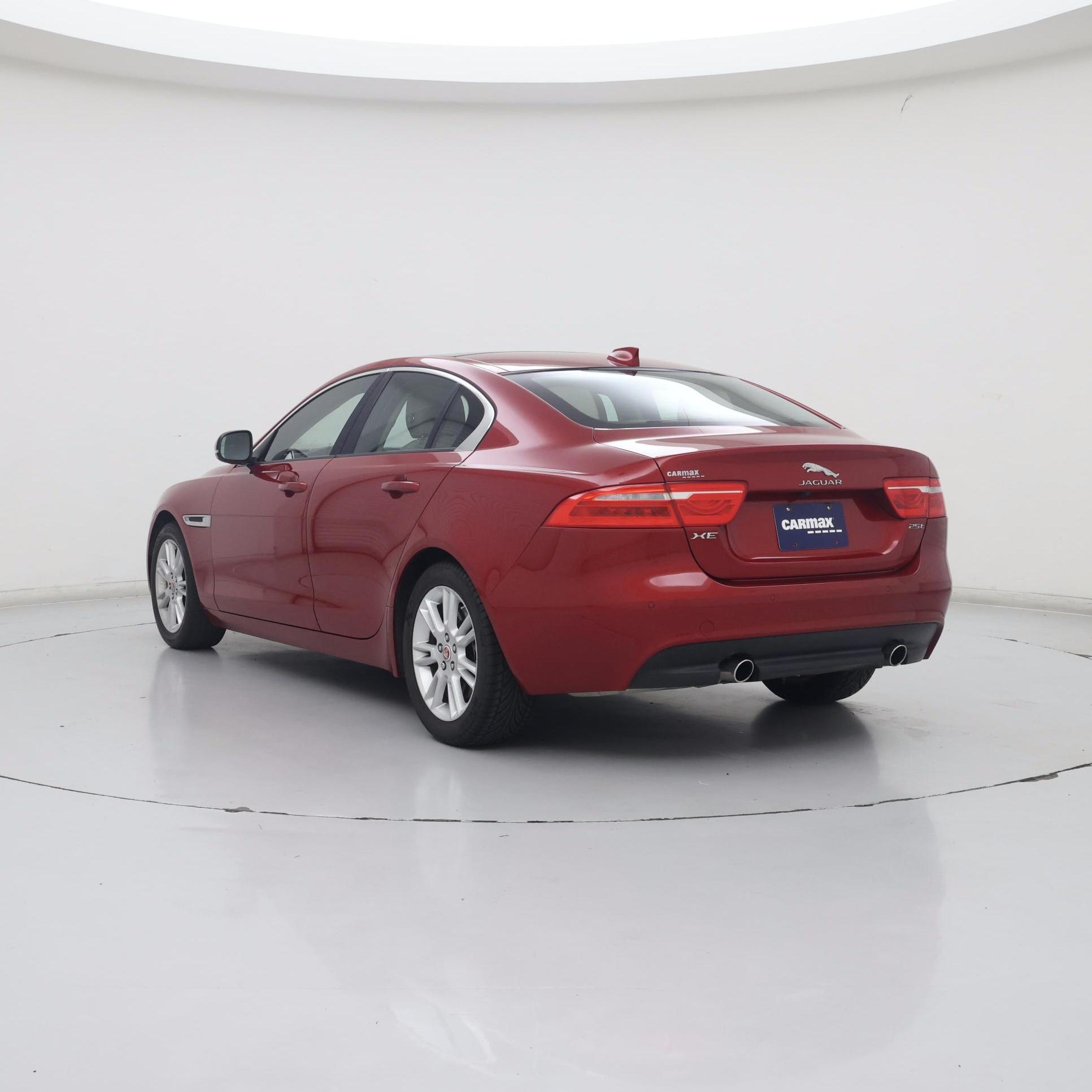 Thumbnail: 2017 Jaguar XE - 2