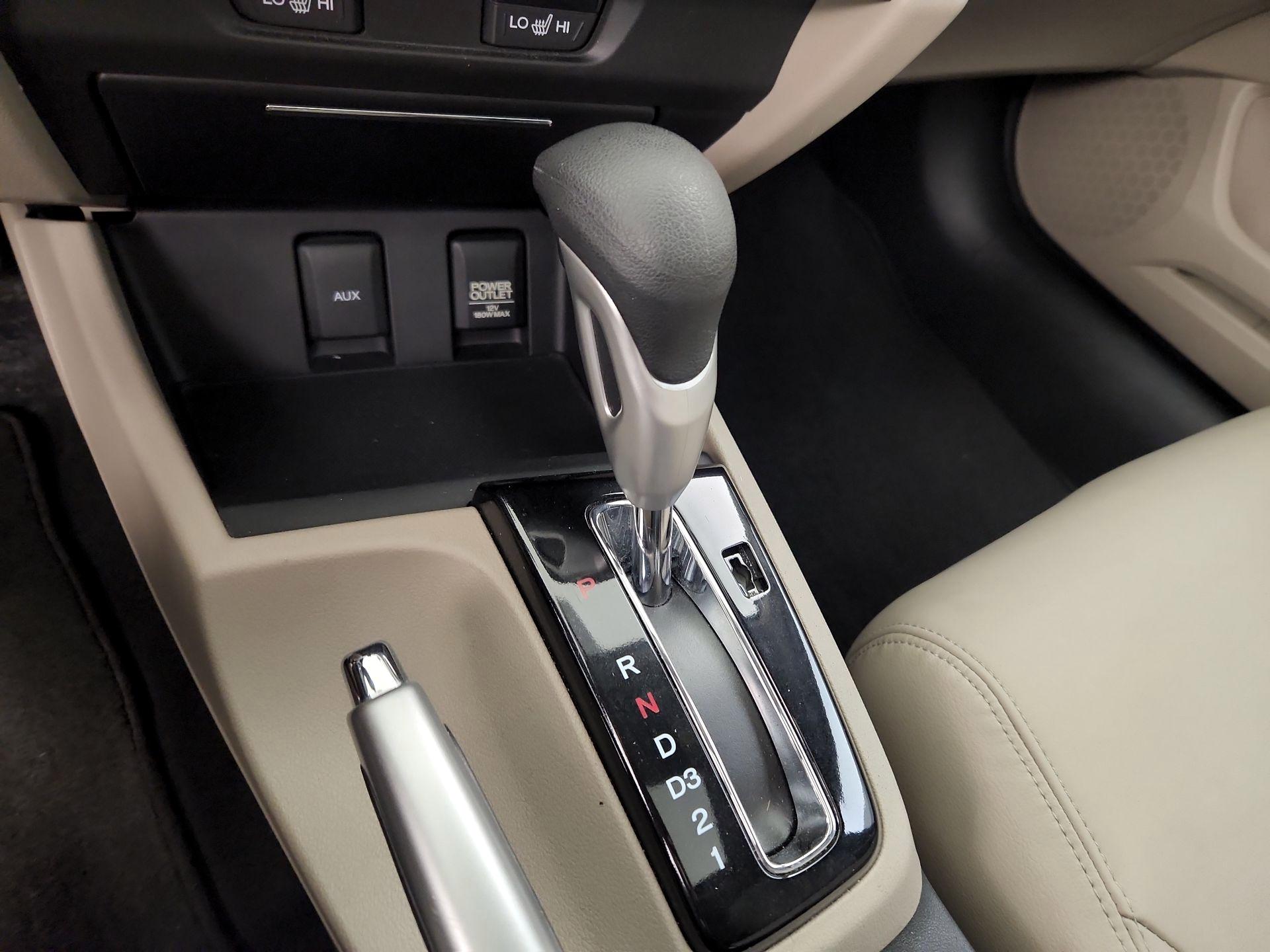 Thumbnail: 2013 Honda Civic - 17