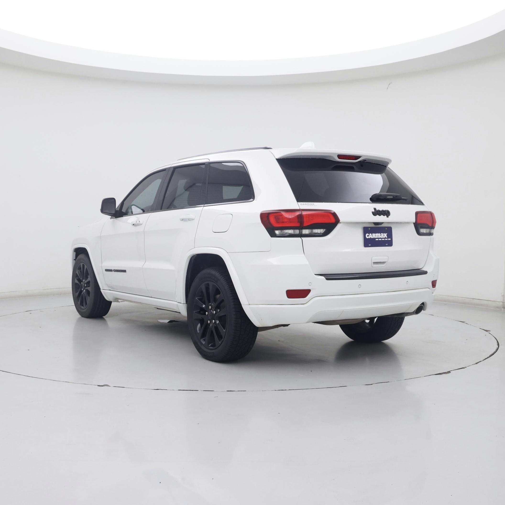 Thumbnail: 2017 Jeep Grand Cherokee - 2