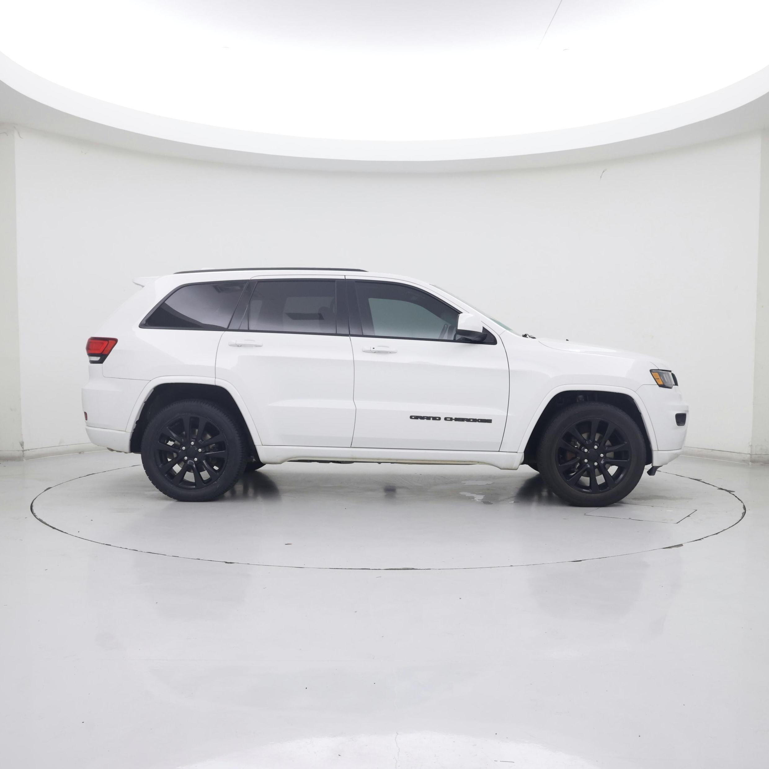 Thumbnail: 2017 Jeep Grand Cherokee - 7
