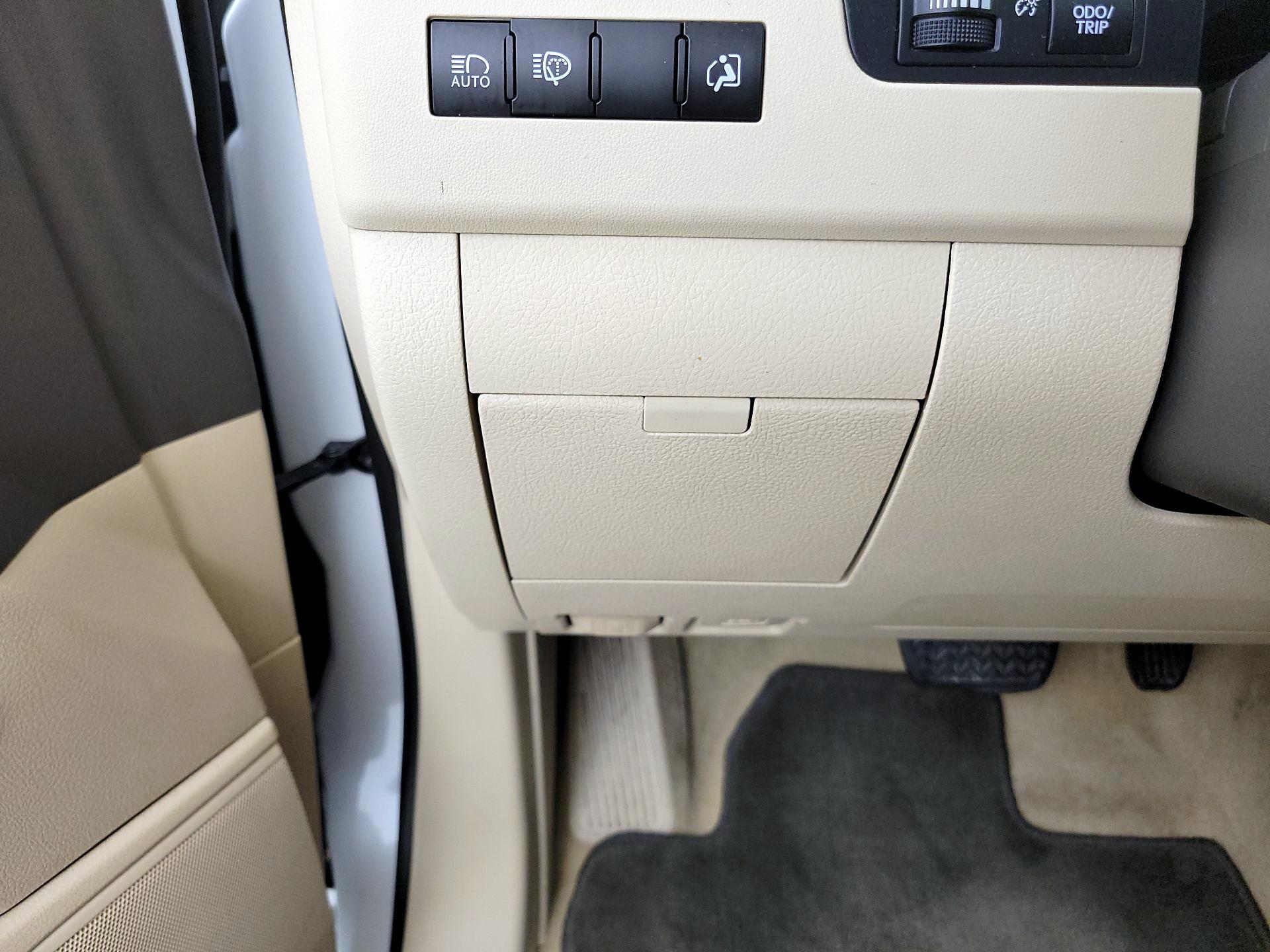Thumbnail: 2020 Lexus LX - 13