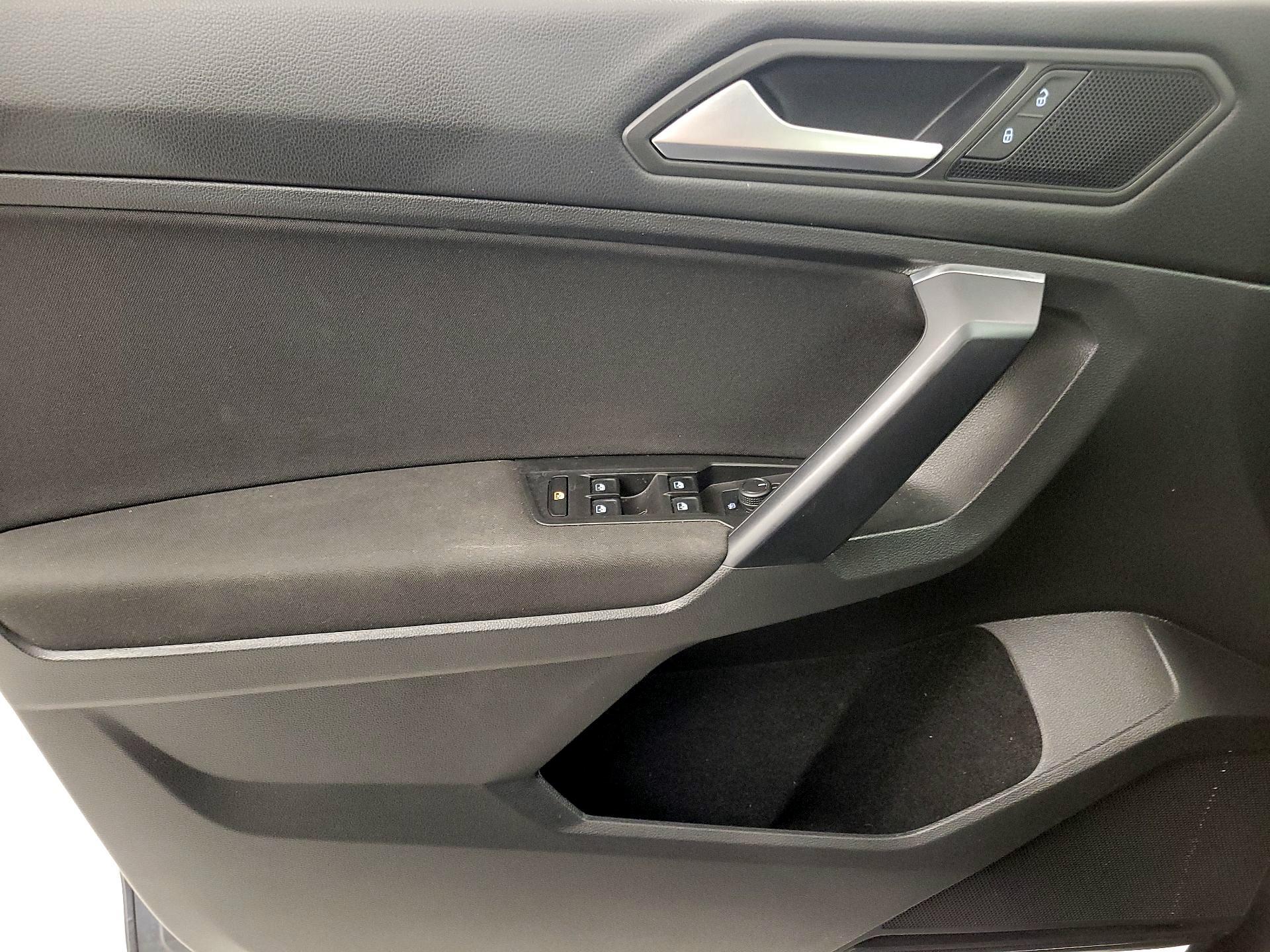 Thumbnail: 2021 Volkswagen Tiguan - 12