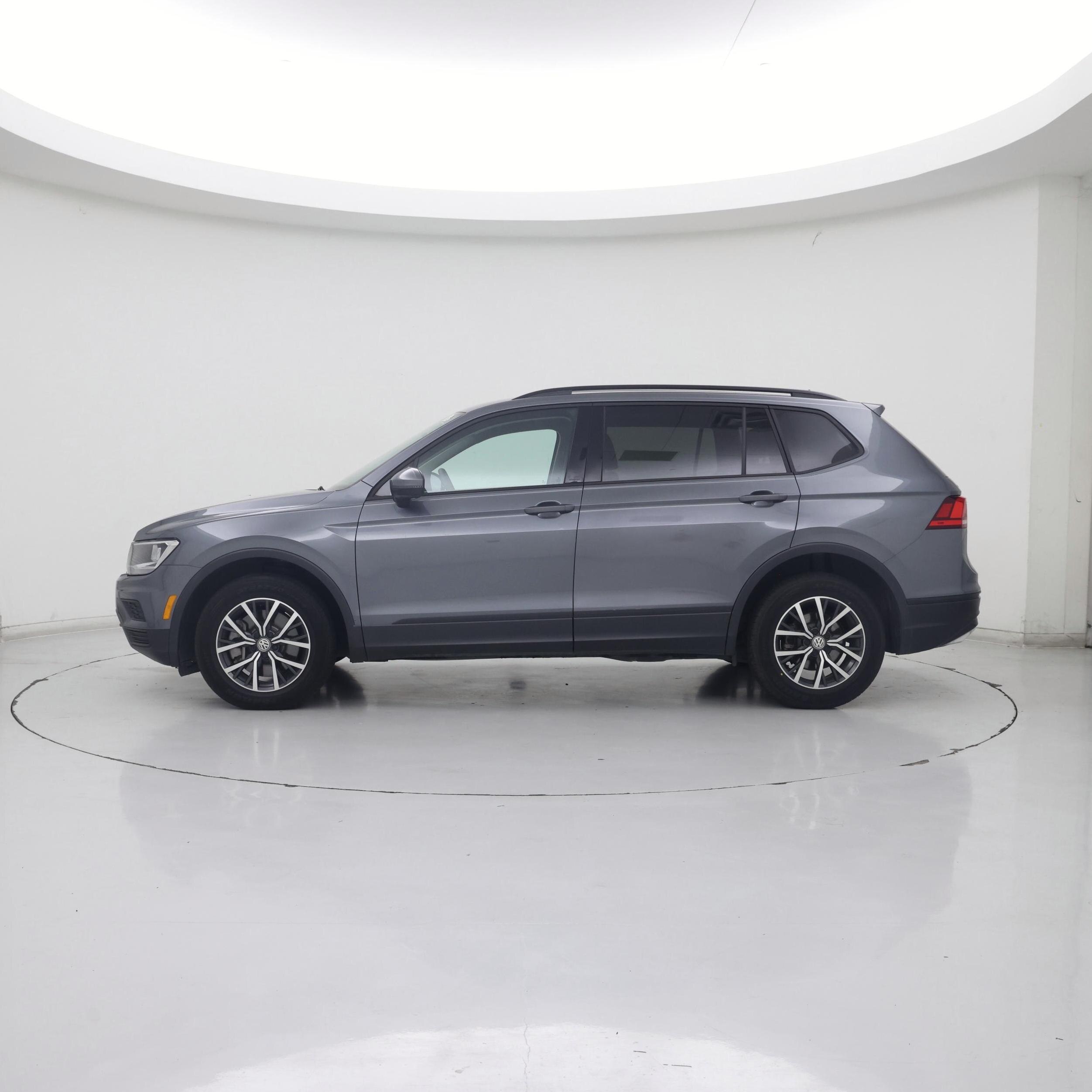 Thumbnail: 2021 Volkswagen Tiguan - 3