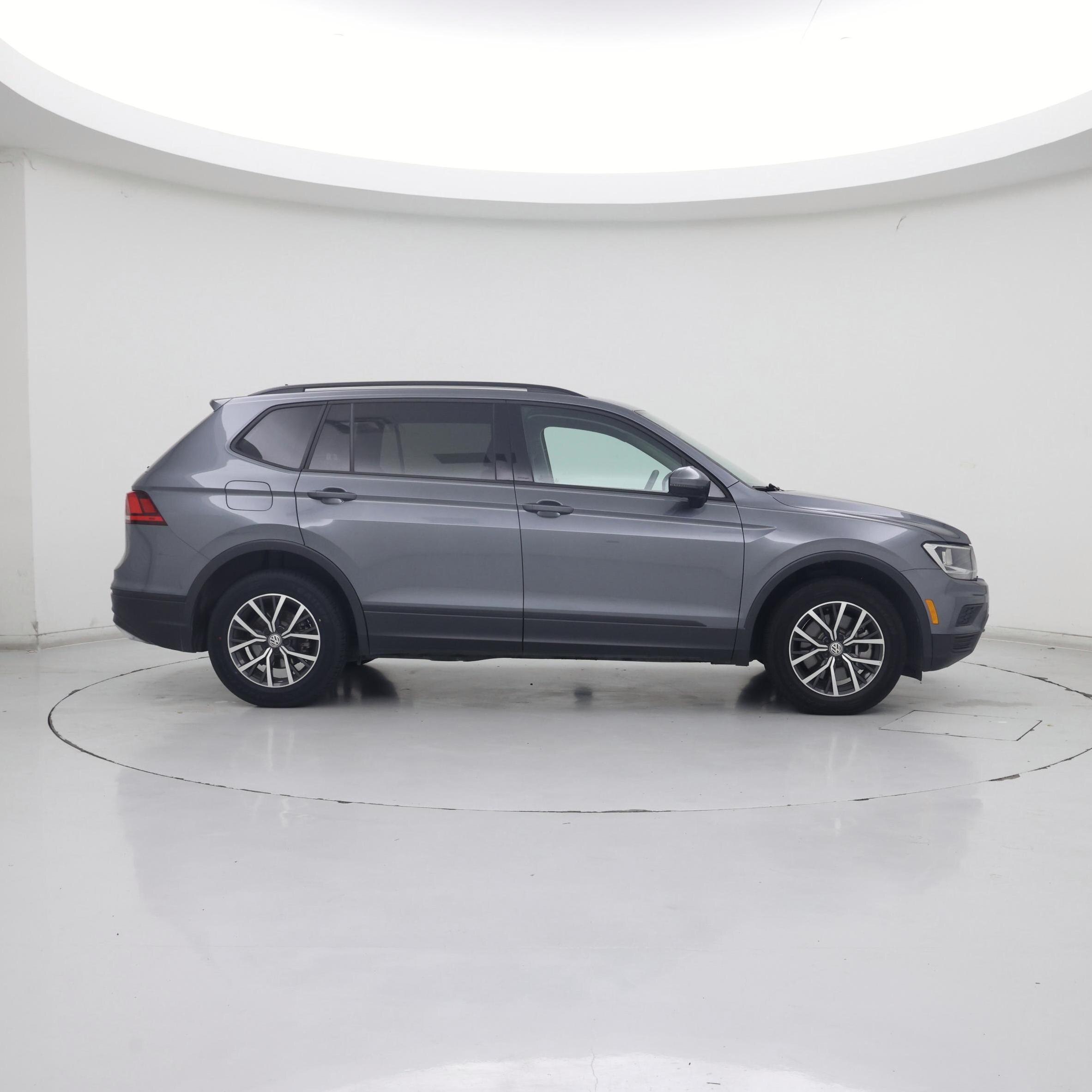 Thumbnail: 2021 Volkswagen Tiguan - 7