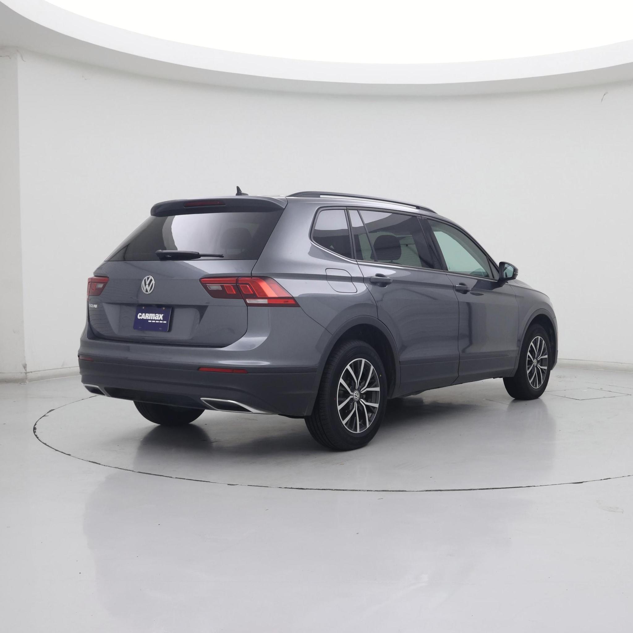 Thumbnail: 2021 Volkswagen Tiguan - 8