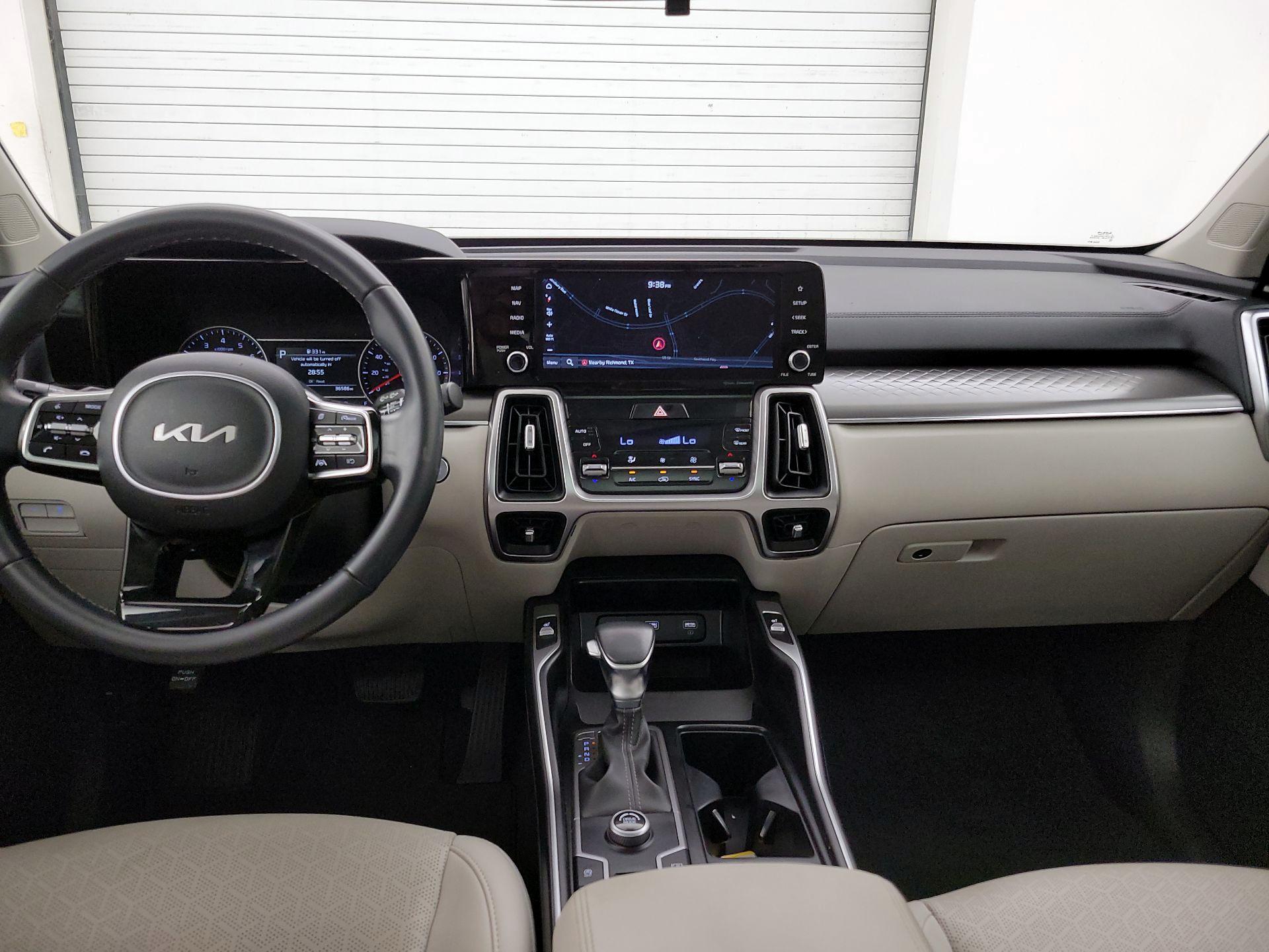 Thumbnail: 2022 Kia Sorento - 9